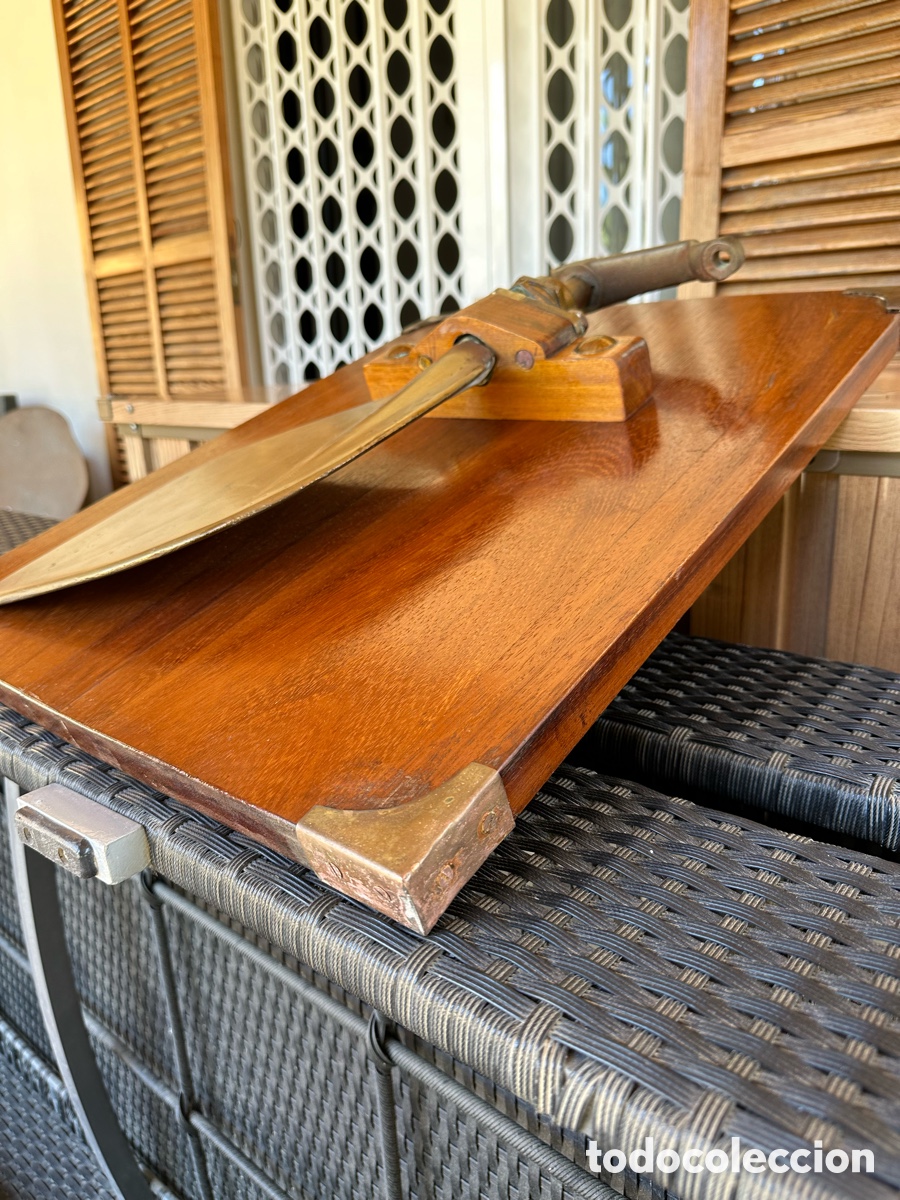 Antig&uuml;edades: Eje con pala tim&oacute;n bronce Riva. - Foto 8