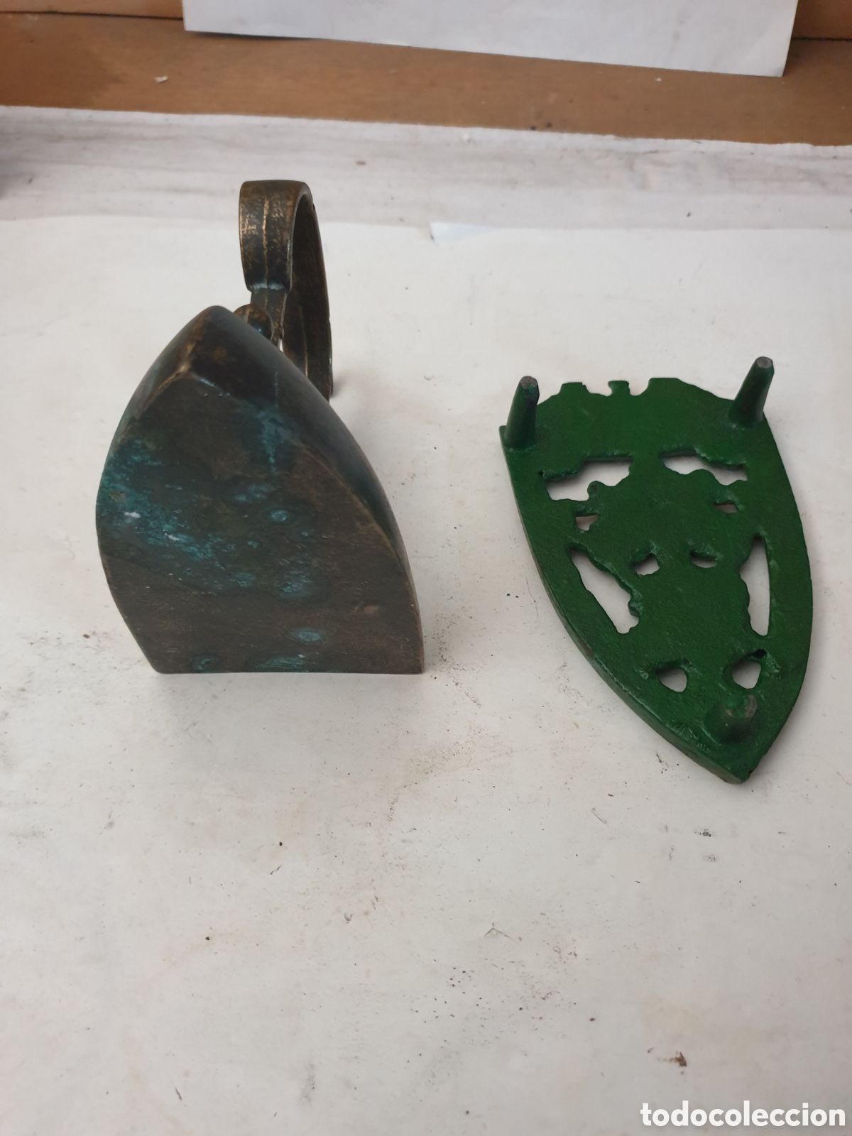 Antig&uuml;edades: PLANCHA ANTIGUA CON BASE - Foto 3