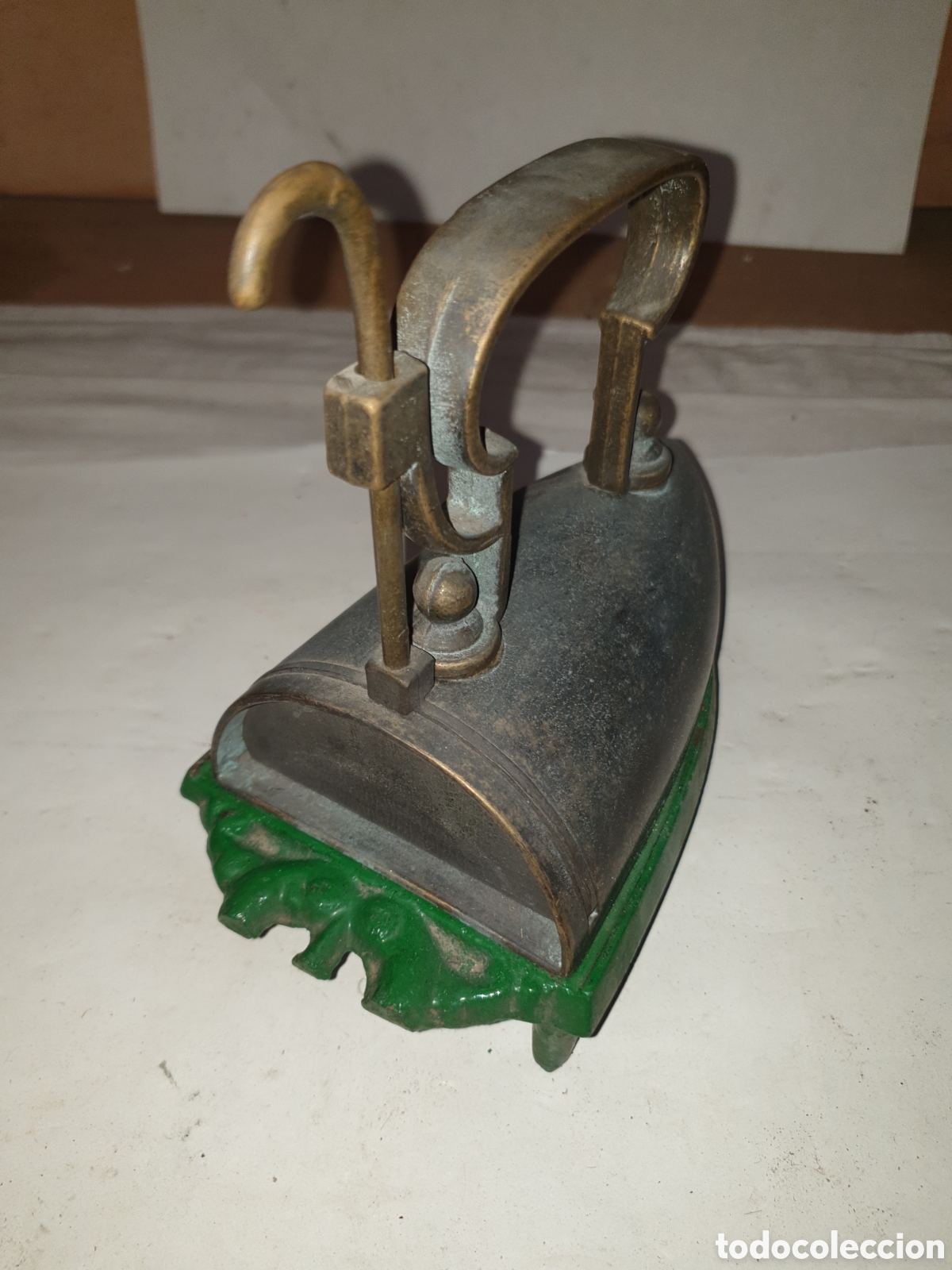 Antig&uuml;edades: PLANCHA ANTIGUA CON BASE - Foto 7