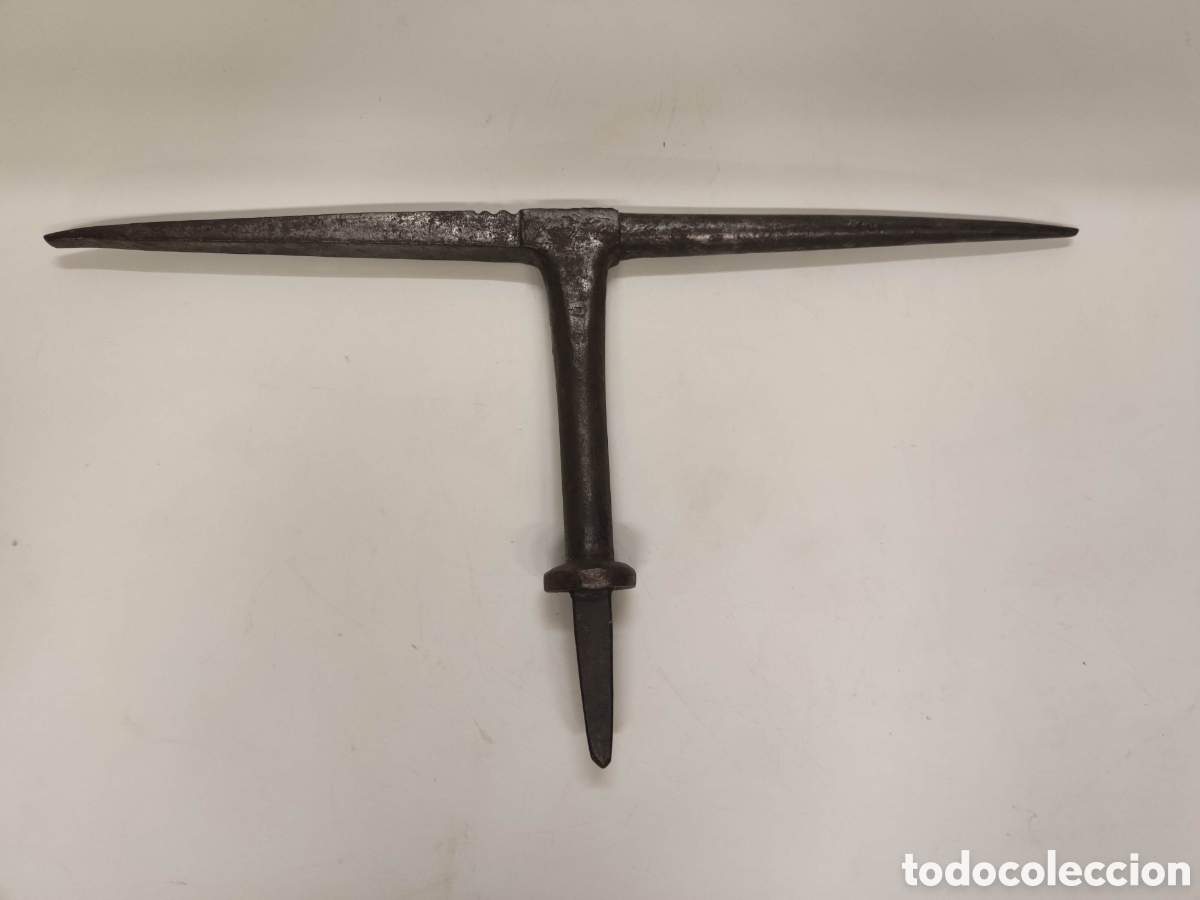 Antig&uuml;edades: Antiguo Yunque hojalatero - Foto 1