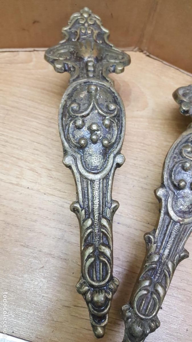 Antig&uuml;edades: ANTIGUOS TIRADORES DE BRONCE - Foto 2