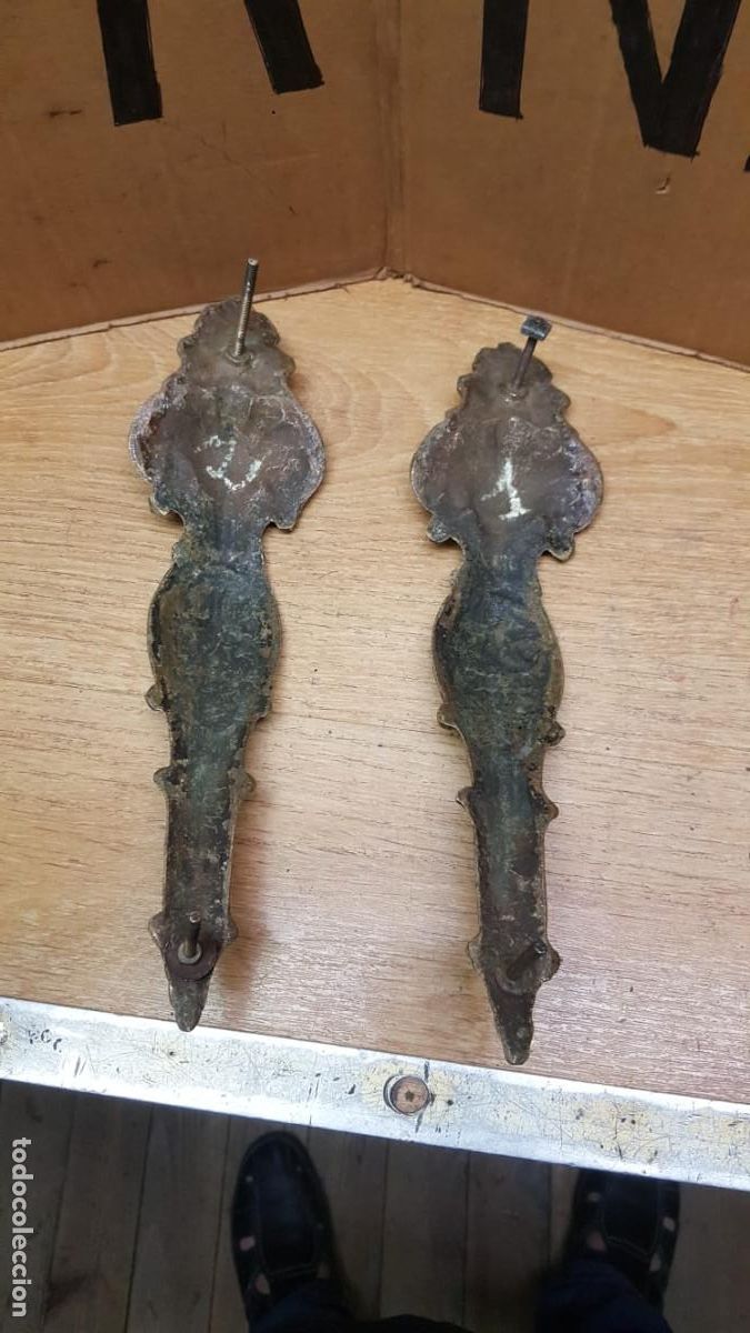 Antig&uuml;edades: ANTIGUOS TIRADORES DE BRONCE - Foto 4