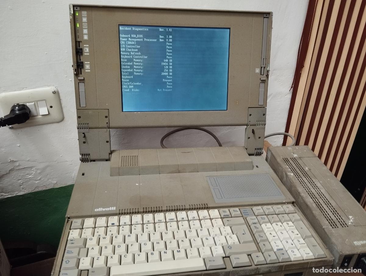 ordenador retro olivetti laptop d 33 - Compra venta en todocoleccion