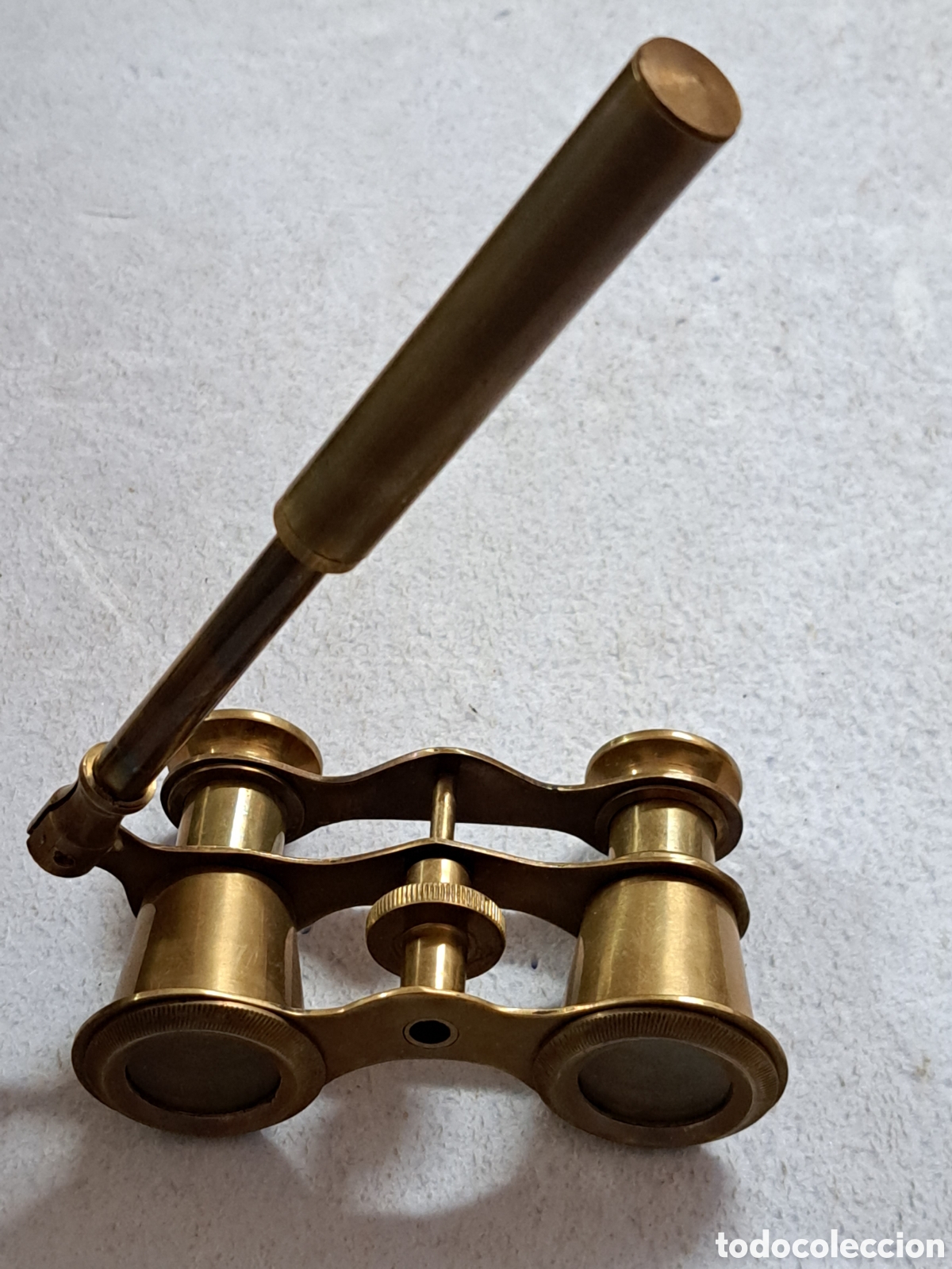 Antig&uuml;edades: Binoculares de bronce para teatro con mango extensible - Foto 1