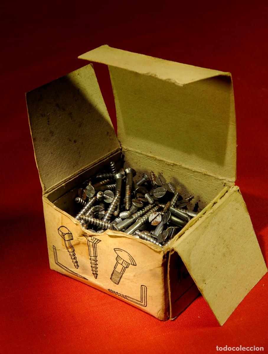 Antig&uuml;edades: Caja de Tirafondos de Acero - Foto 2