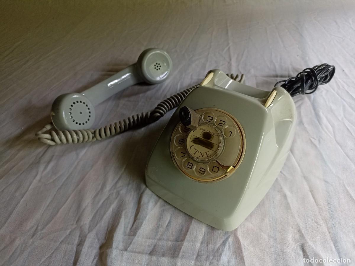 Tel&eacute;fonos: Tel&eacute;fono heraldo con candado - Foto 2