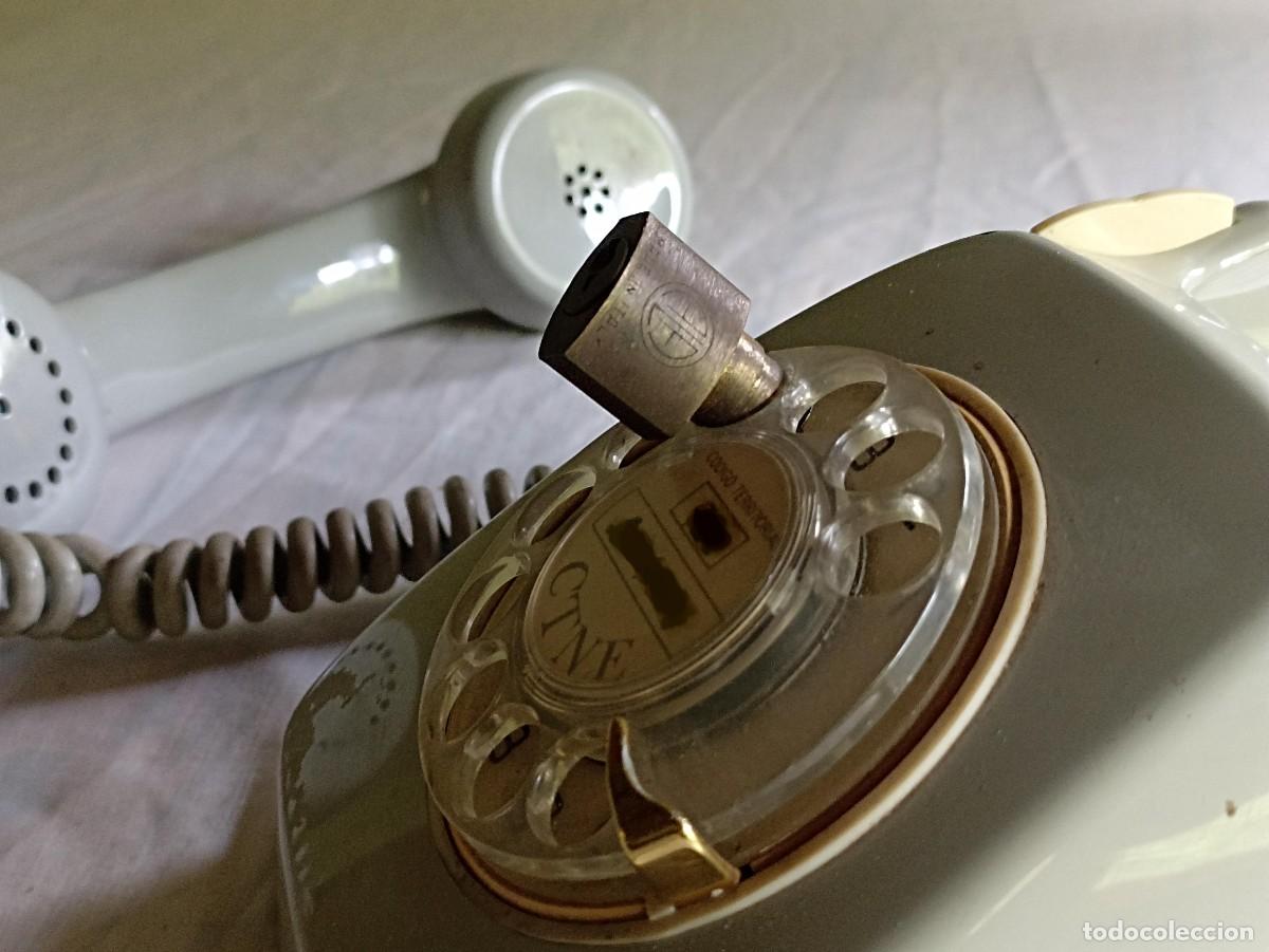 Tel&eacute;fonos: Tel&eacute;fono heraldo con candado - Foto 4