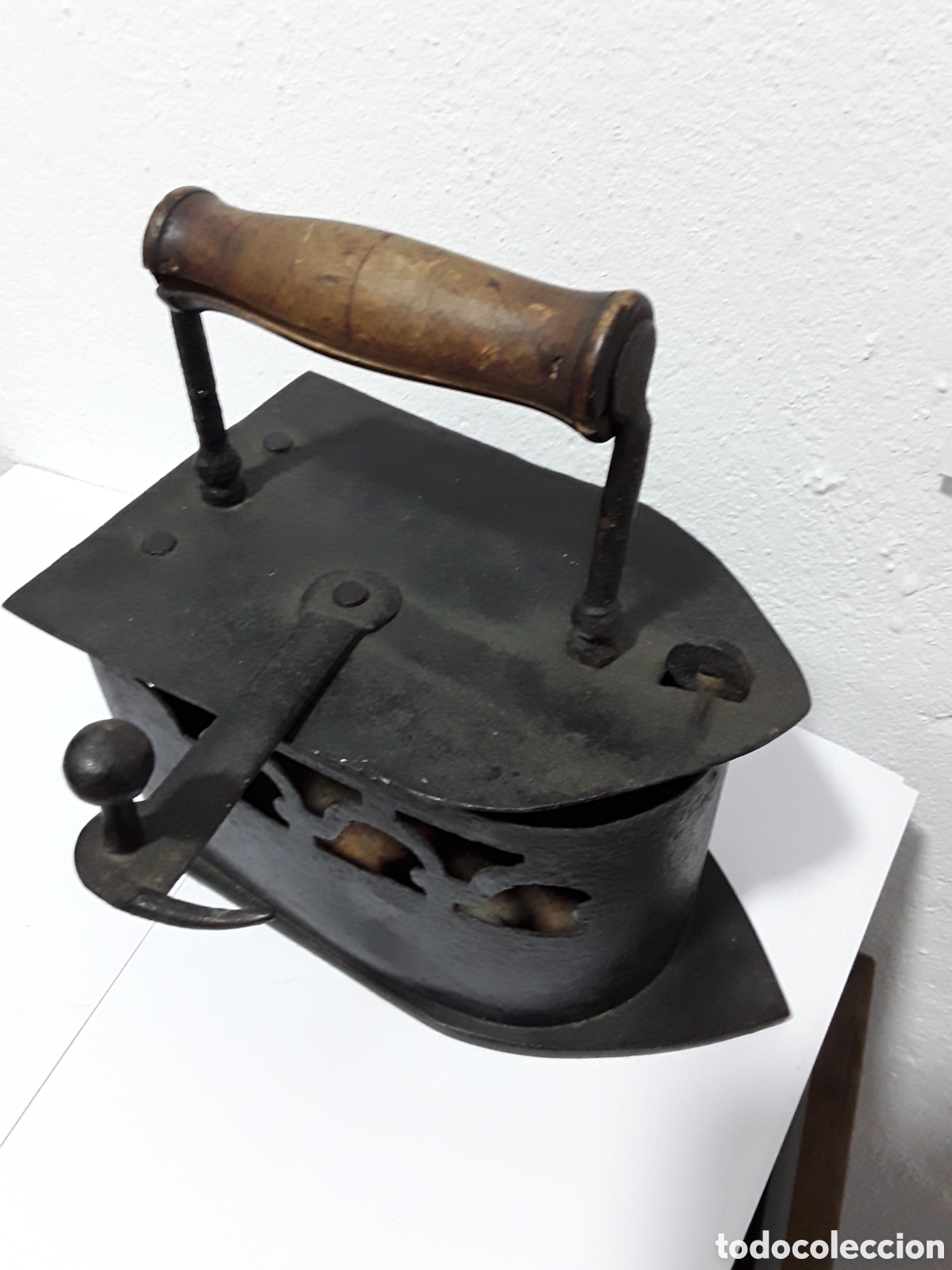 Antig&uuml;edades: Plancha de carb&oacute;n en hierro - Foto 7