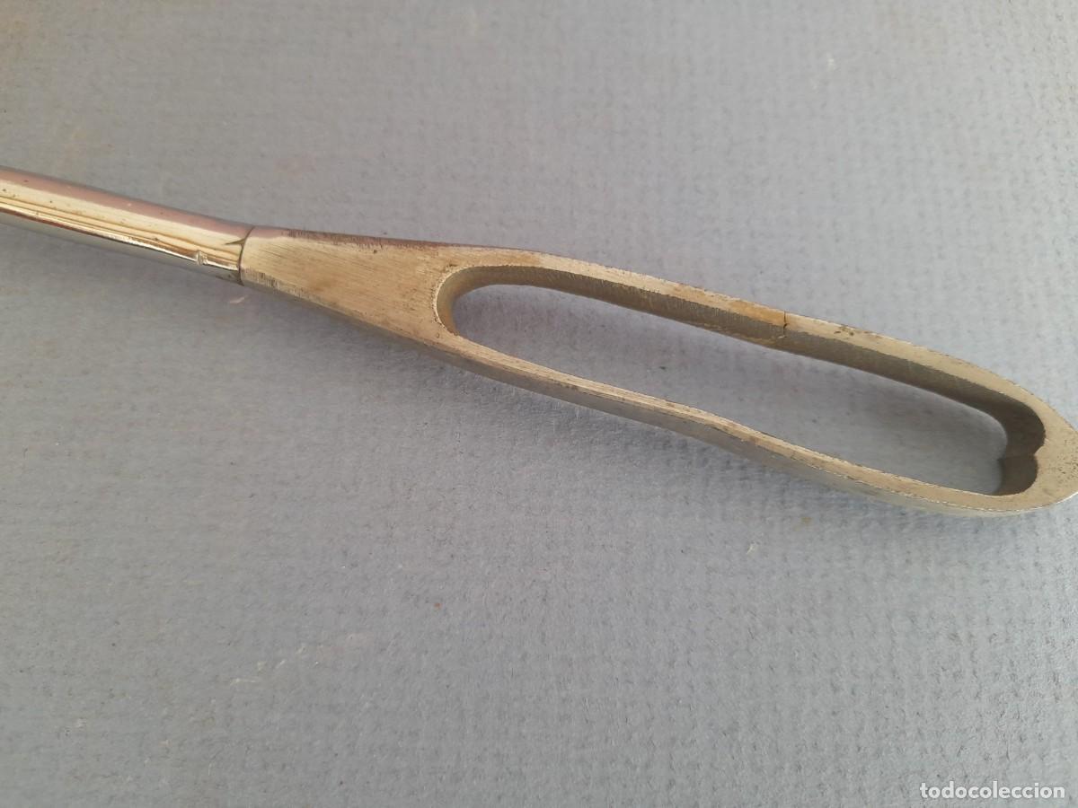 Antig&uuml;edades: martillo de medico para reflejos, 21x8,5cm aprox - Foto 2