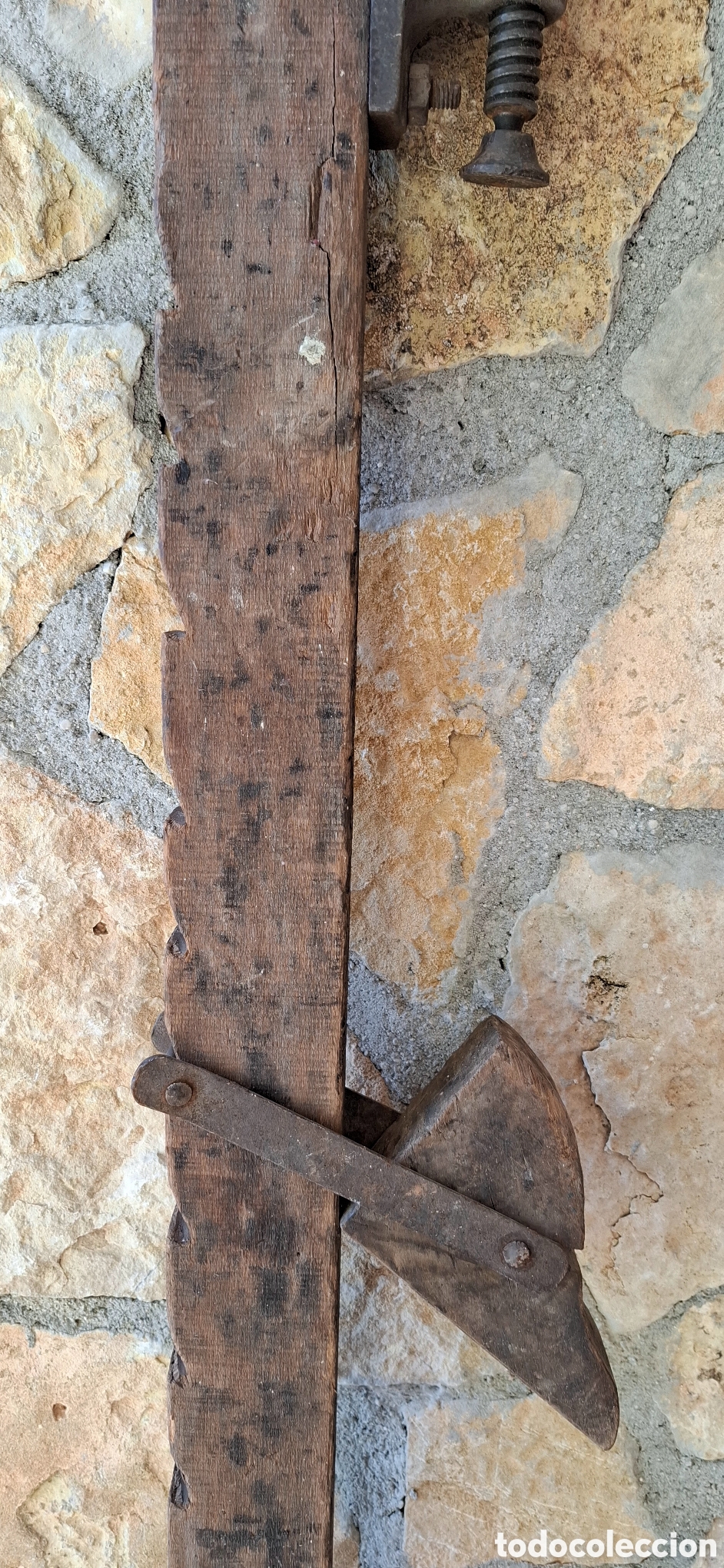 Antig&uuml;edades: Sargento gato de madera para carpintero. Cremallera. 180 cms. - Foto 6