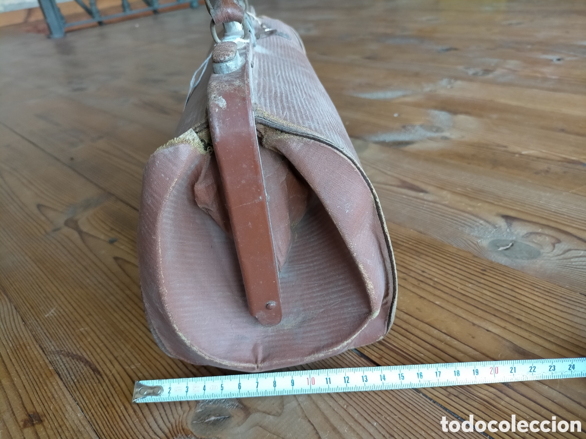 Antig&uuml;edades: Antiguo malet&iacute;n de m&eacute;dico marr&oacute;n con llave y asa - Foto 4