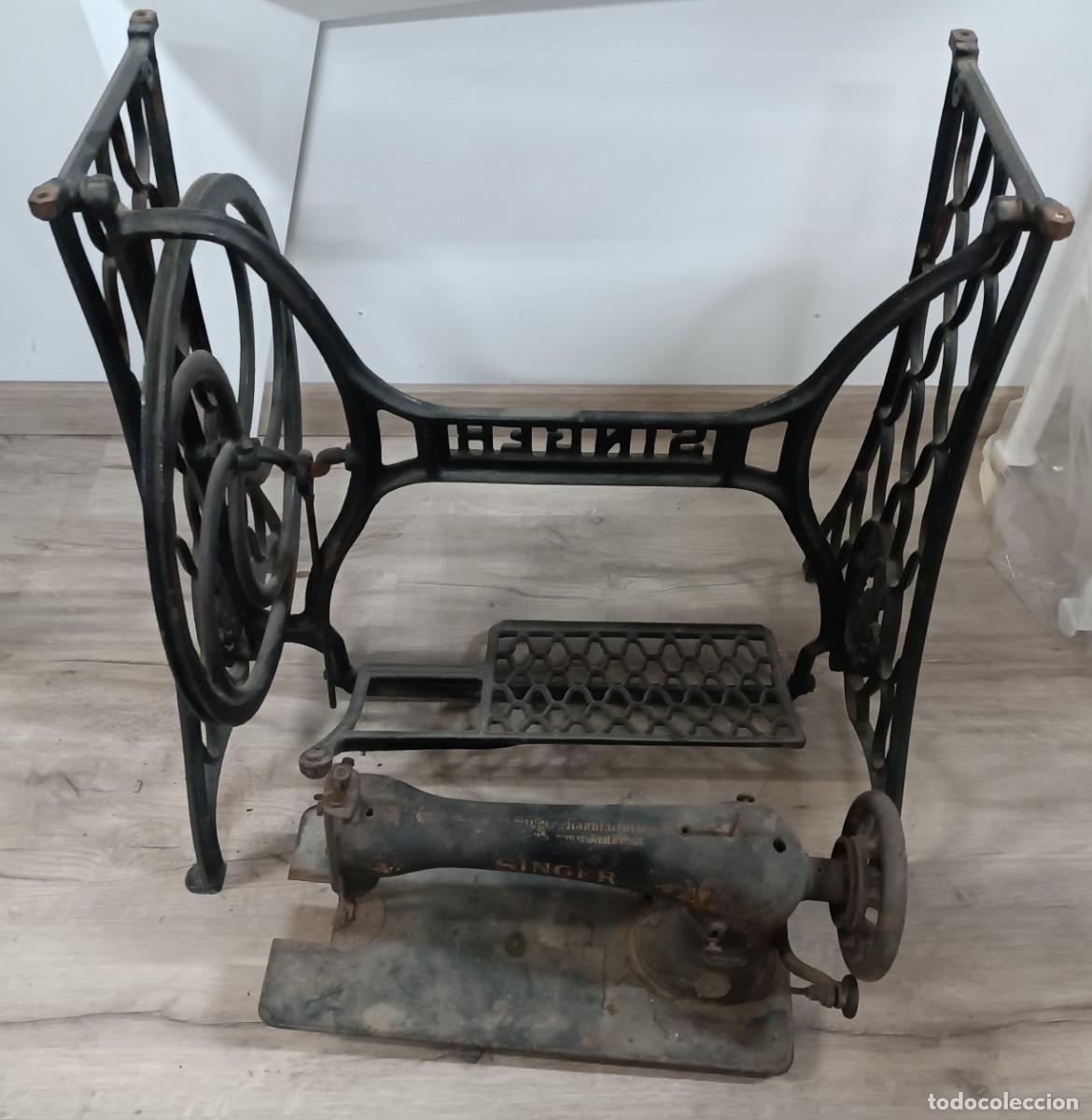 Antig&uuml;edades: M&Aacute;QUINA DE COSER SINGER CON MUEBLE - Foto 1