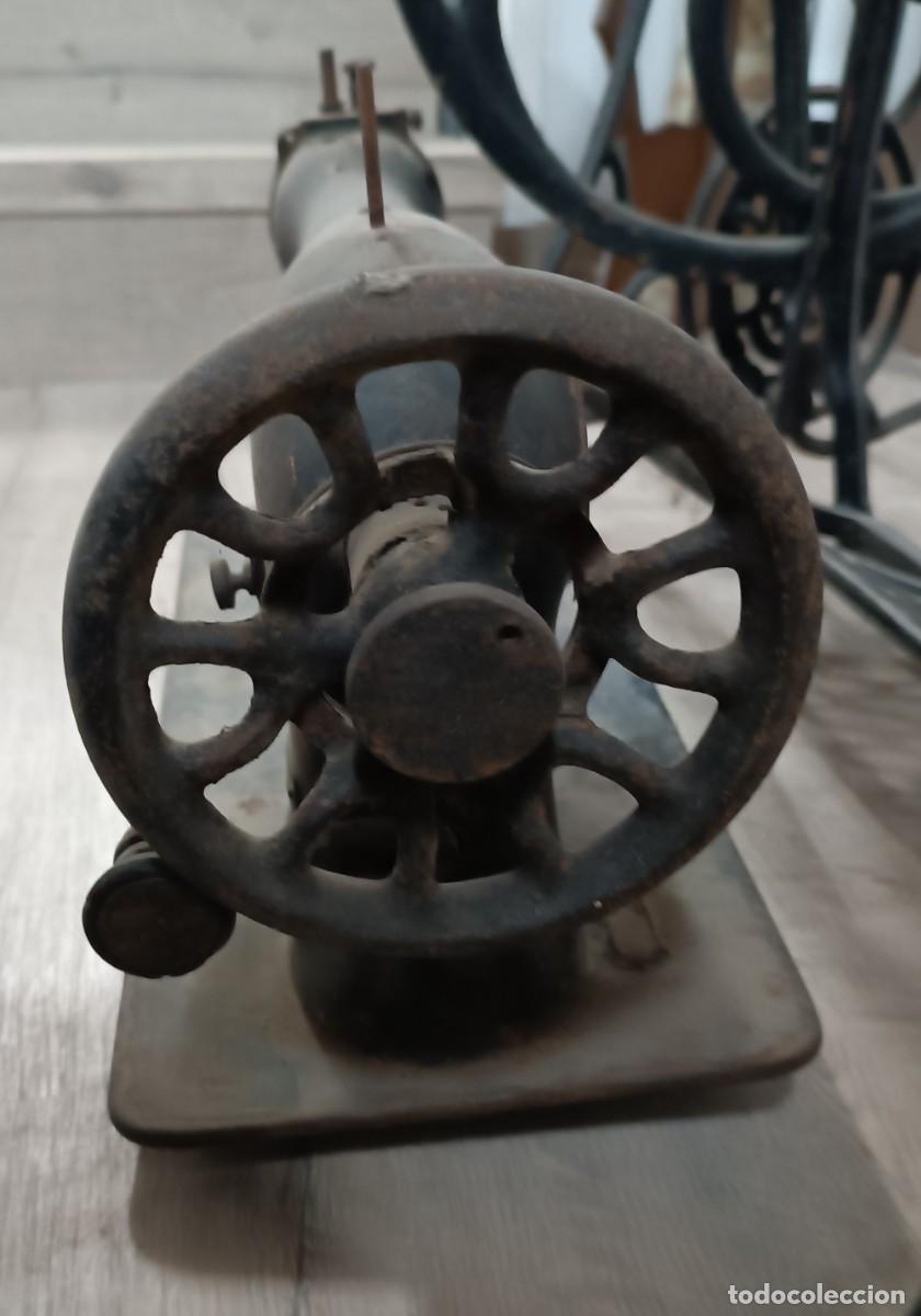 Antig&uuml;edades: M&Aacute;QUINA DE COSER SINGER CON MUEBLE - Foto 3
