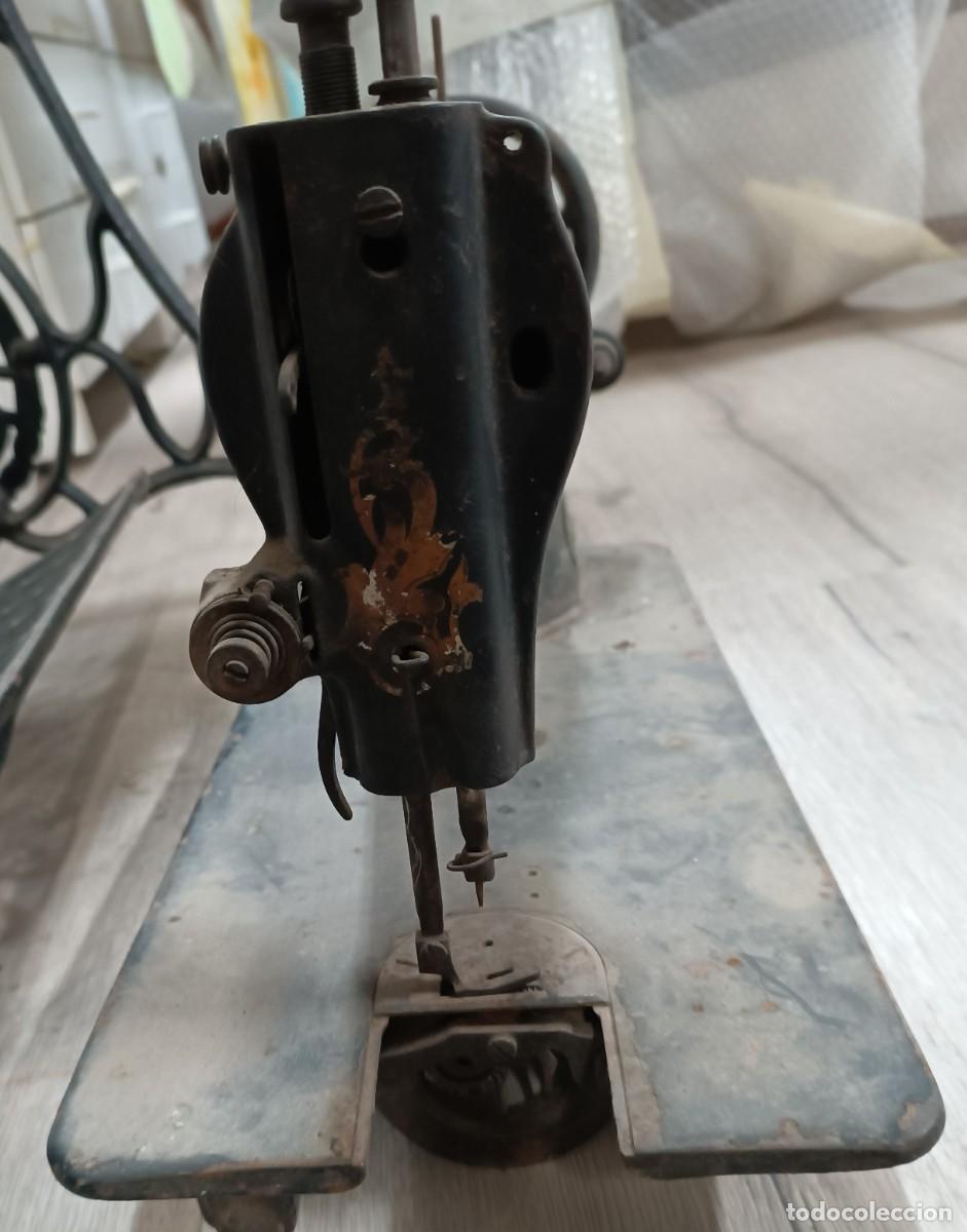 Antig&uuml;edades: M&Aacute;QUINA DE COSER SINGER CON MUEBLE - Foto 4