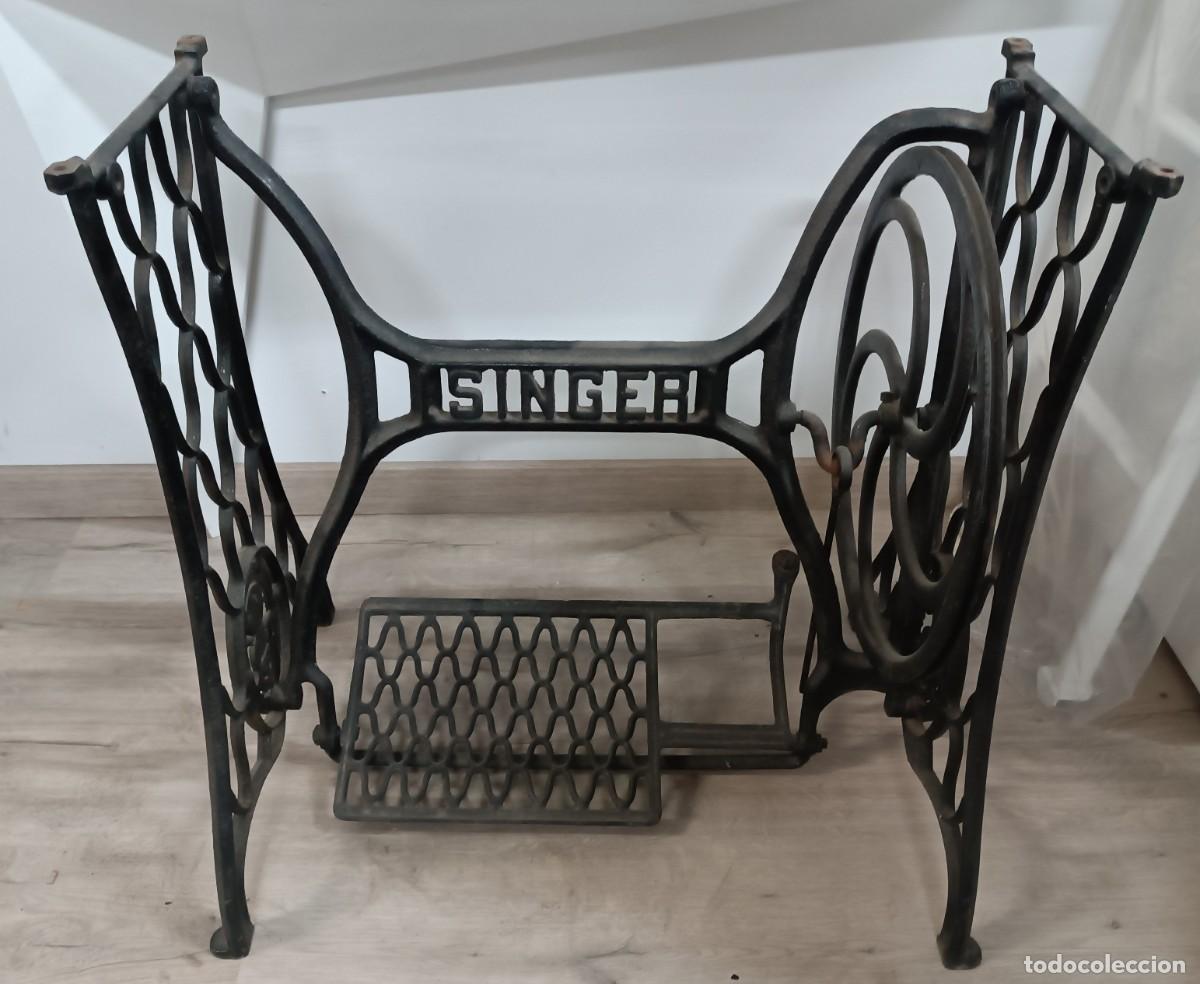 Antig&uuml;edades: M&Aacute;QUINA DE COSER SINGER CON MUEBLE - Foto 9