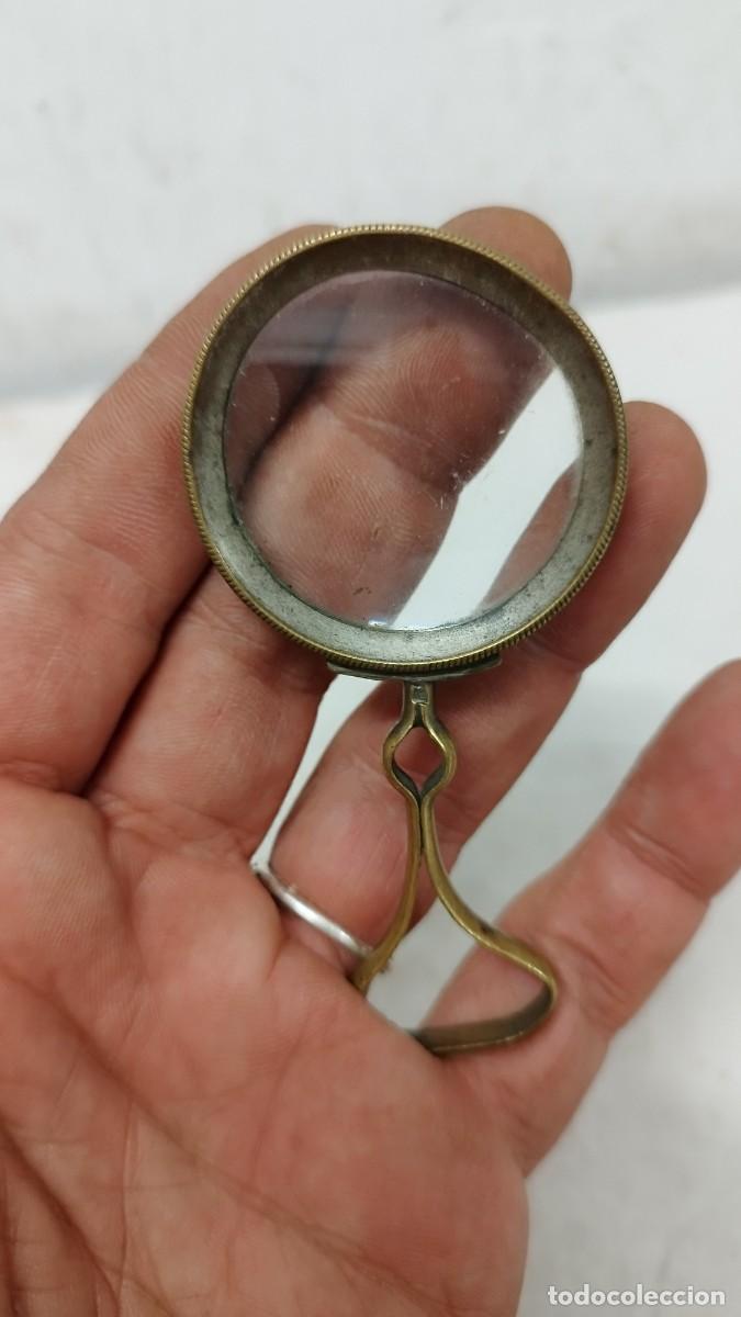 Antig&uuml;edades: Antigua lupa de bronce - Foto 3
