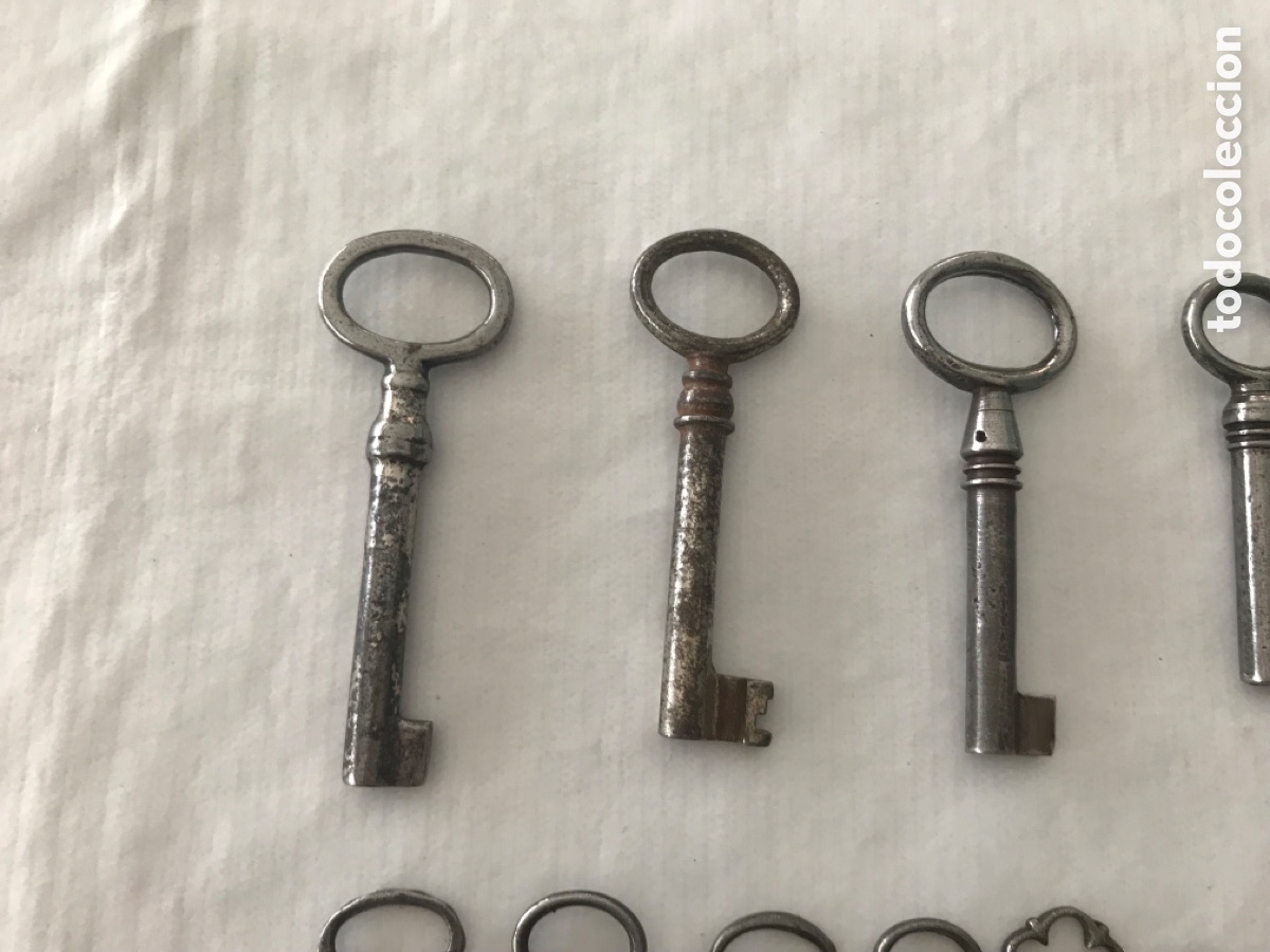 Antig&uuml;edades: Llaves peque&ntilde;as 16 unidades - Foto 6