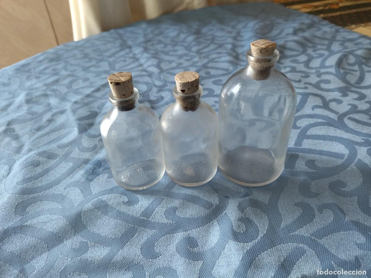 Antig&uuml;edades: Lote de 3 botellas de cristal de botica . - Foto 3