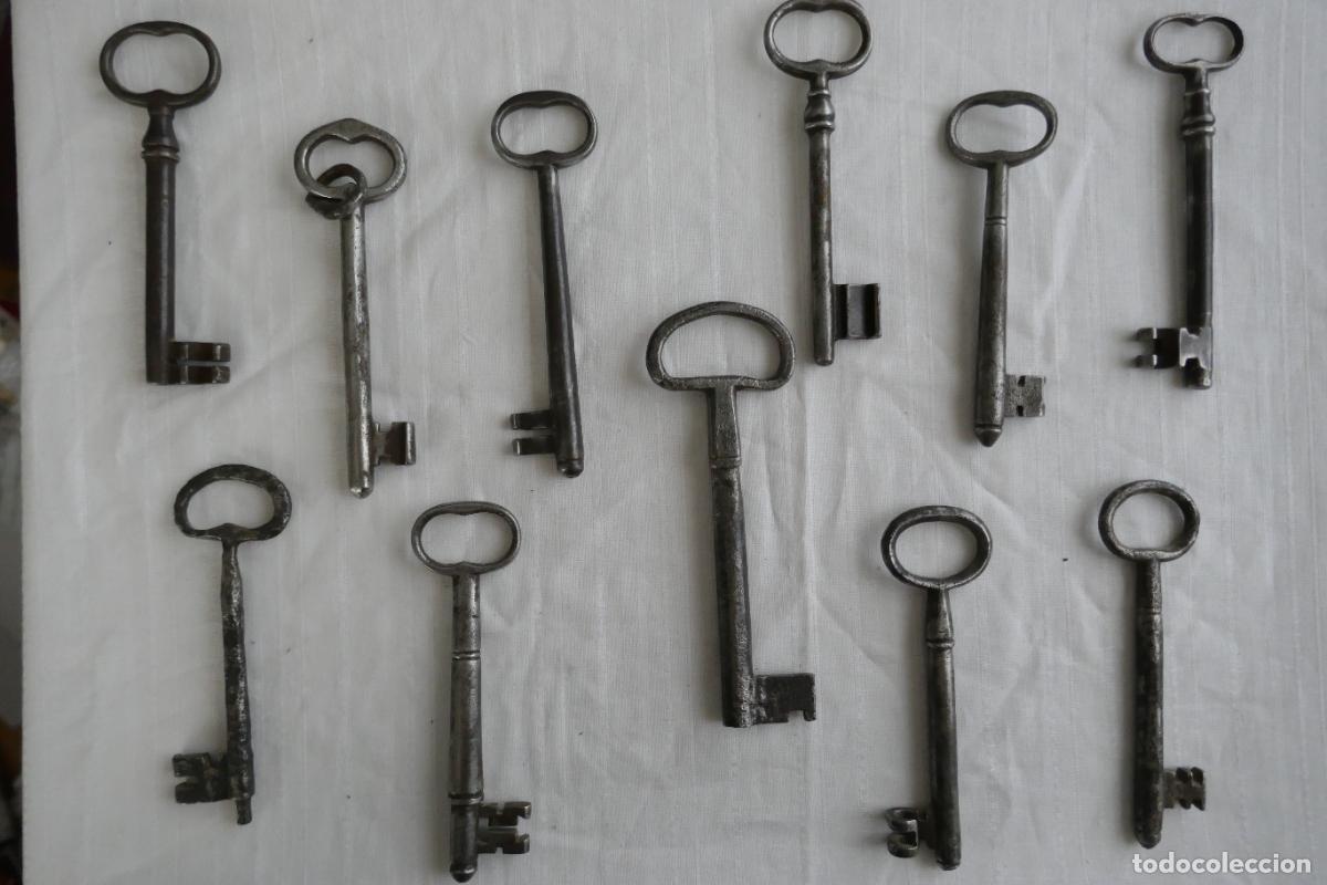 Antig&uuml;edades: LLAVES ANTIGUAS LOTE DE 11 PIEZAS - Foto 1