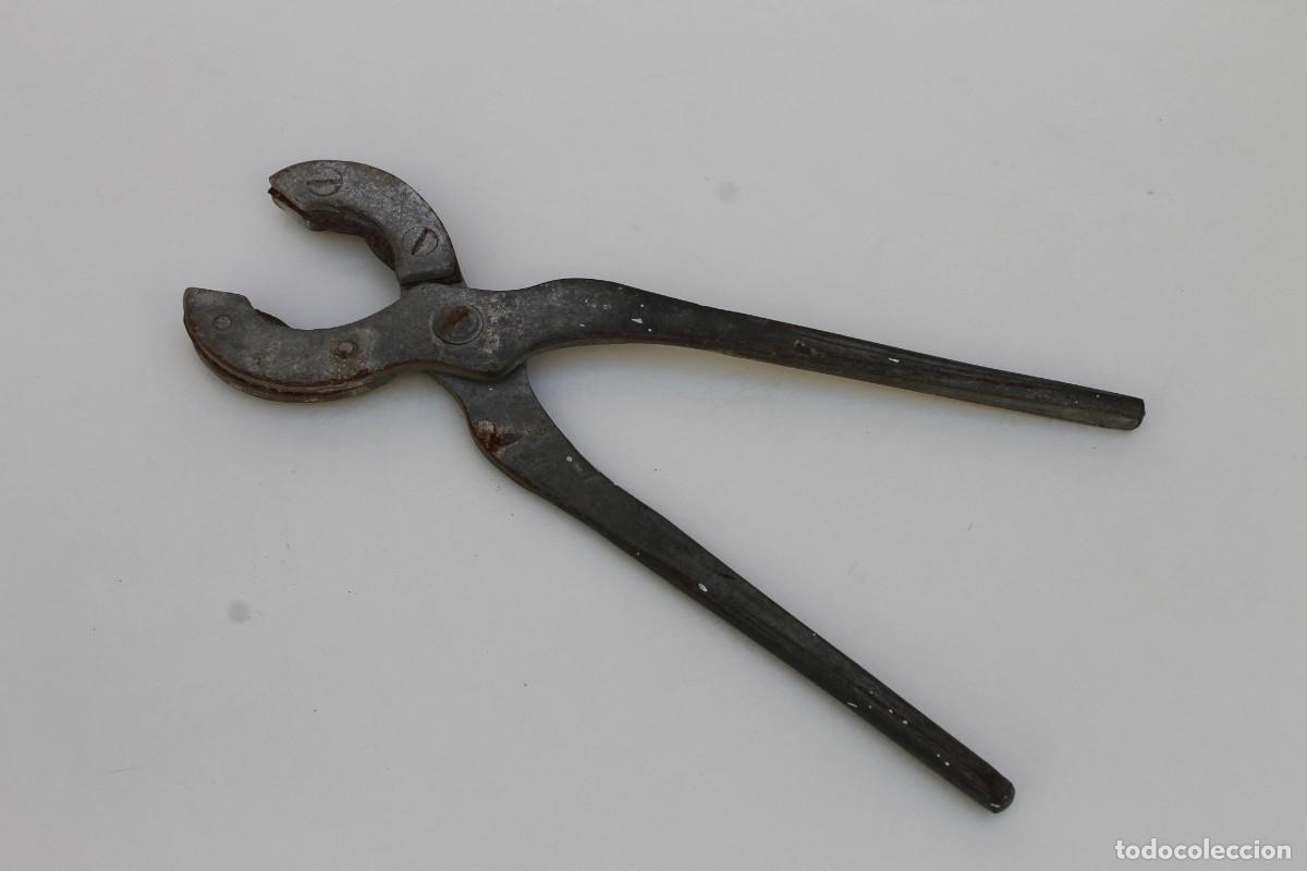 Antig&uuml;edades: ANTIGUAS ALICATES PARA CORTAR TUBERIAS DE PLOMO - Foto 1