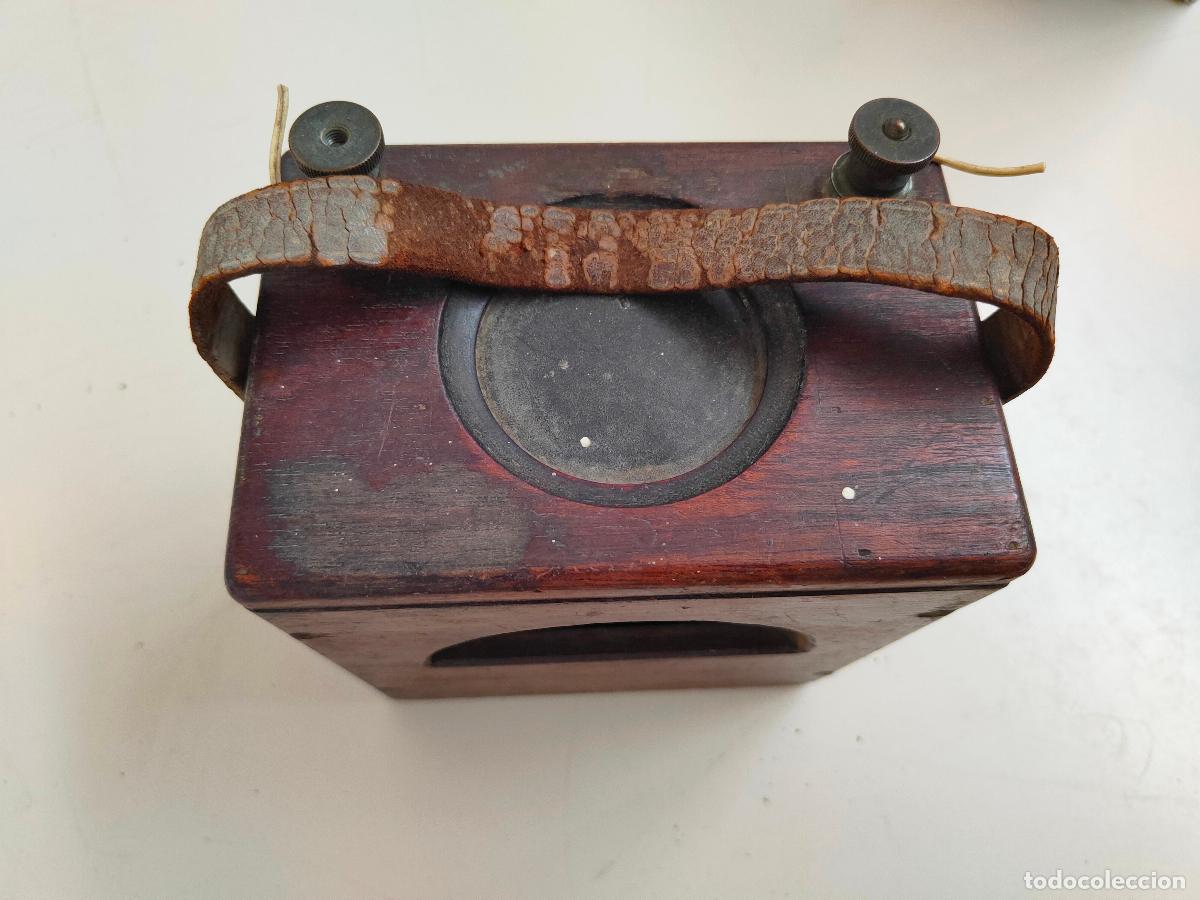 Antig&uuml;edades: Volt&iacute;metro antiguo con caja de madera - Foto 3