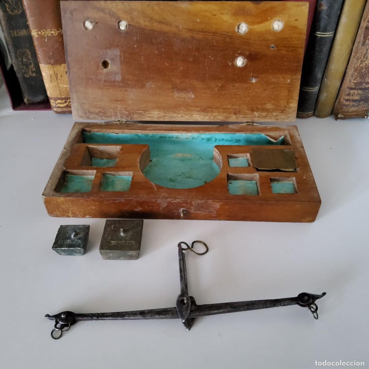 Antig&uuml;edades: ANTIGUA BALANZA CON ESTUCHE DE MADERA INCOMPLETA - Foto 6