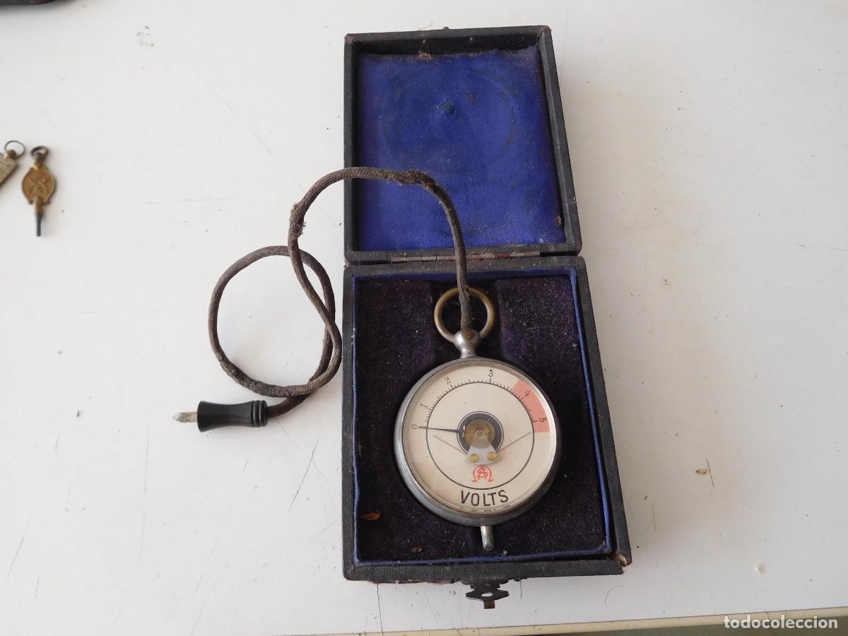 Antig&uuml;edades: Voltimetro amperimetro antiguo con caja - Foto 1