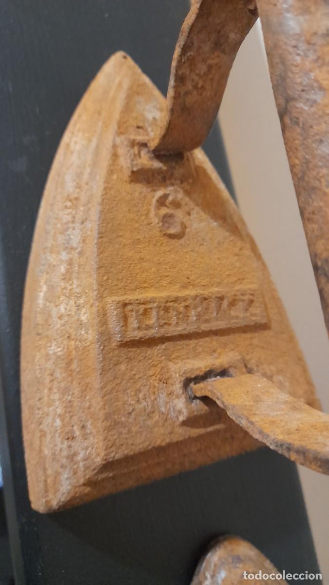 Antig&uuml;edades: 2 plancha de hierro para la ropa plancha N&deg; 3 y 6 - Foto 2