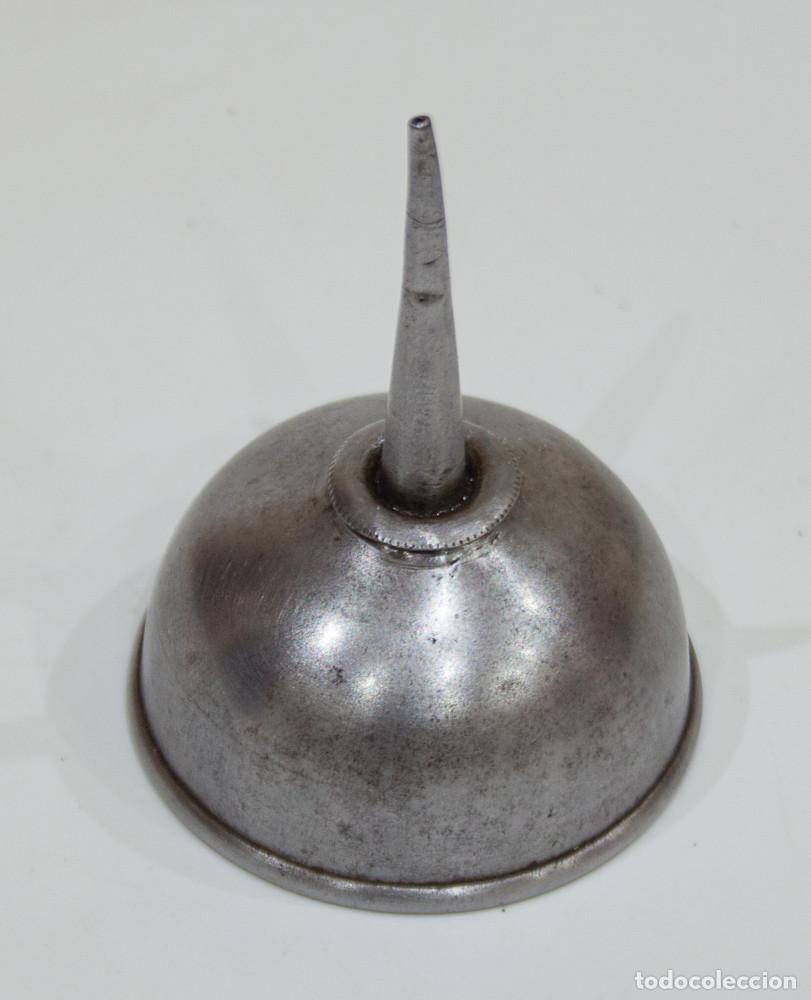 Antig&uuml;edades: ENGRASADORA DE ACEITE PARA MAQUINA DE COSER. - Foto 1