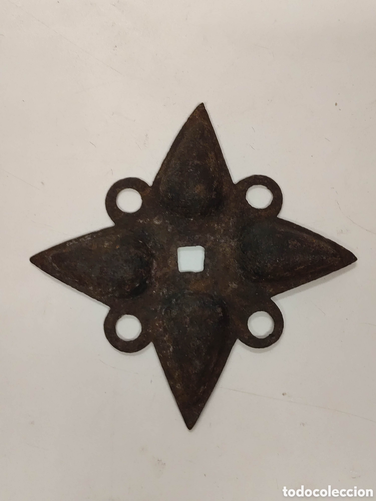 Antig&uuml;edades: Antigua base tet&oacute;n clavo hierro - Foto 2