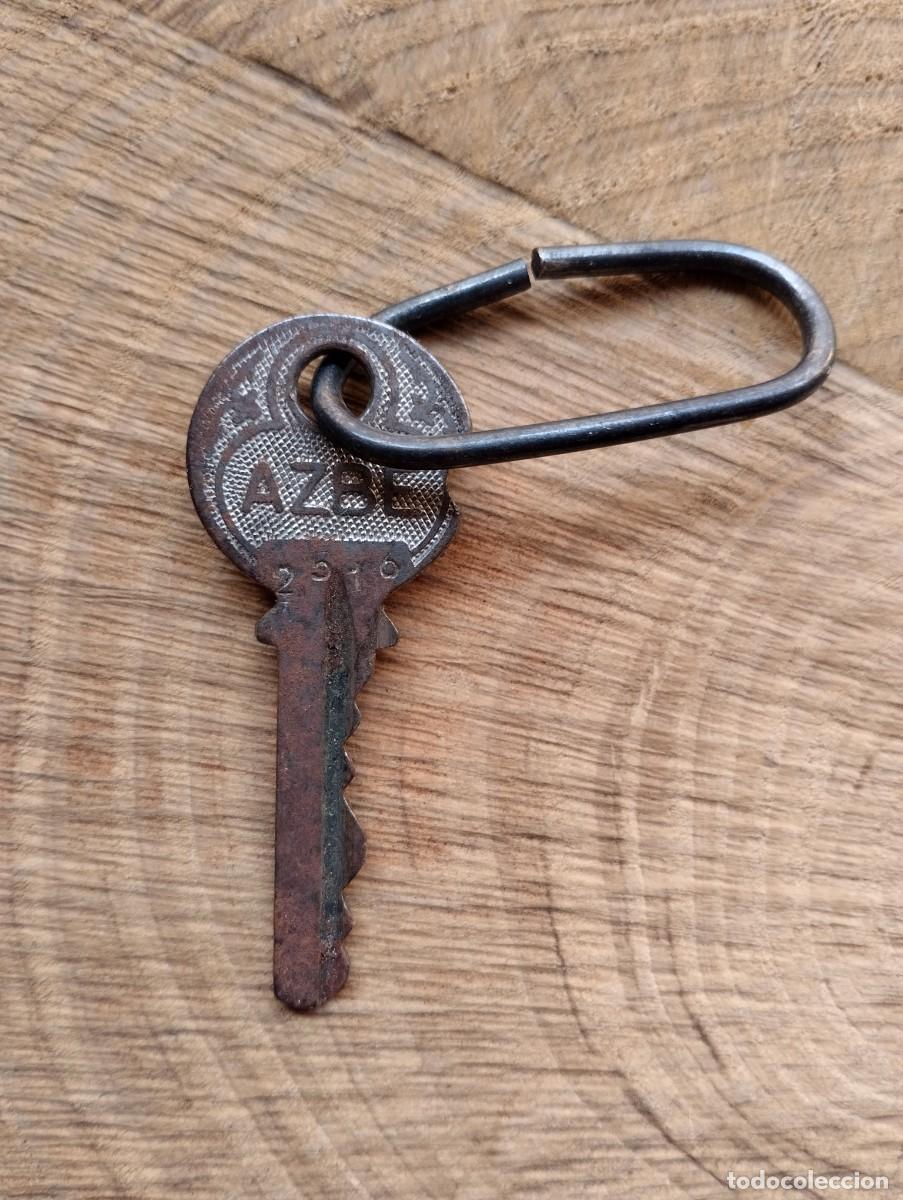 Antig&uuml;edades: Llave antigua marca AZBE - Foto 1