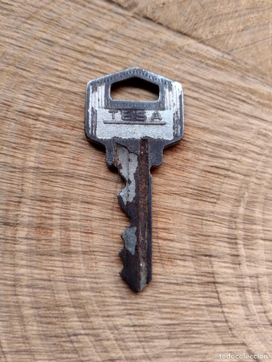 Antig&uuml;edades: Llave antigua marca TESA - Foto 2
