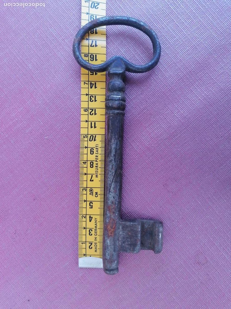 Antiquit&eacute;s: Llave de forja de hierro muy antigua de 20 cm.