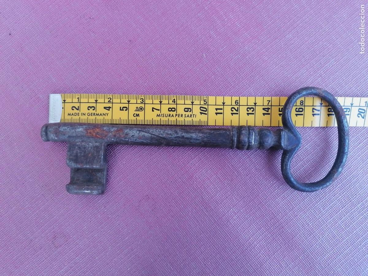 Antig&uuml;edades: ️️️Llave de forja de hierro muy antigua de 20 cm.