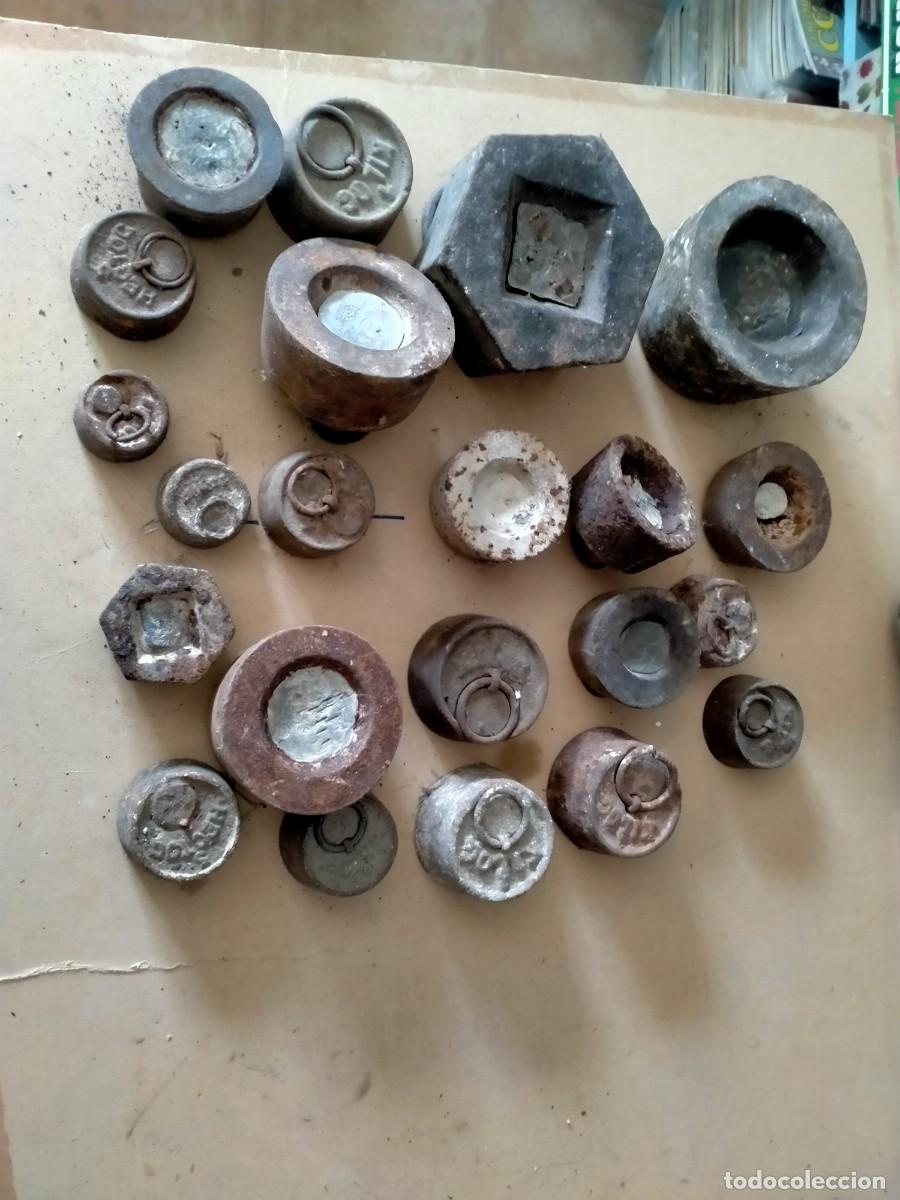 Antig&uuml;edades: pesas antiguas gran lote - Foto 2