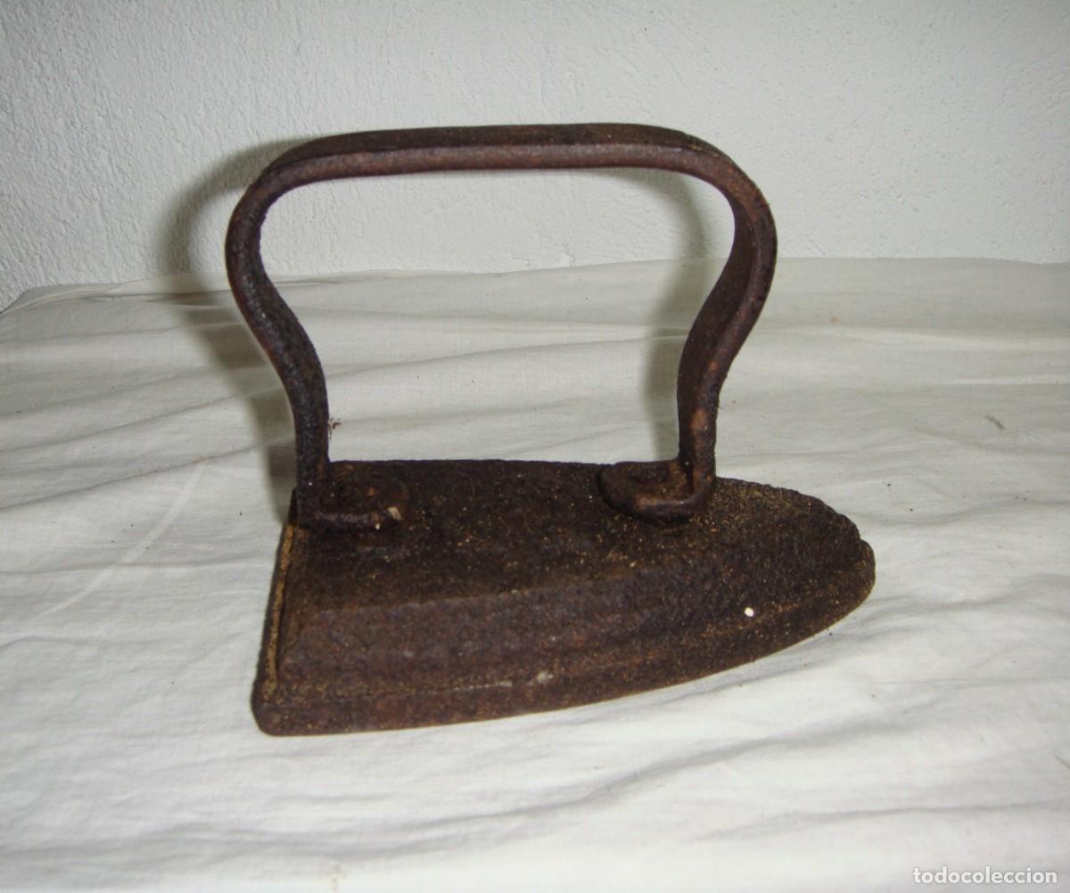 Antig&uuml;edades: Plancha antigua de hierro. - Foto 1