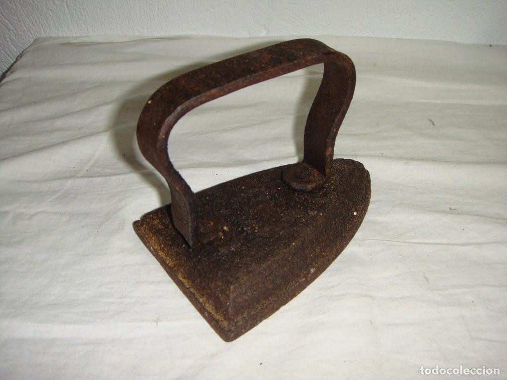 Antig&uuml;edades: Plancha antigua de hierro. - Foto 3
