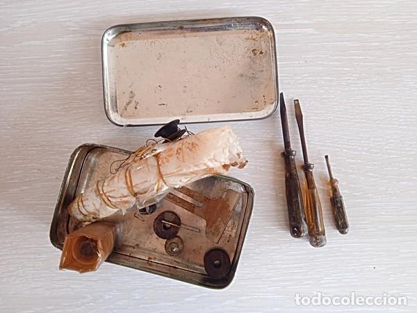Antig&uuml;edades: Caja de herramientas de m&aacute;quina de coser Omnia - Foto 2