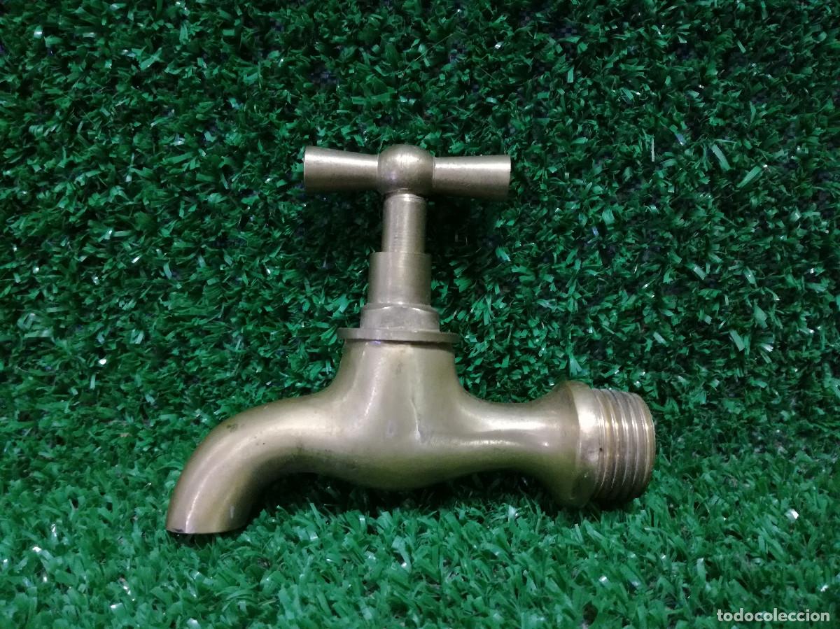 Antig&uuml;edades: ANTIGUO GRIFO DE LATON / BRONCE PULIDO - Foto 2