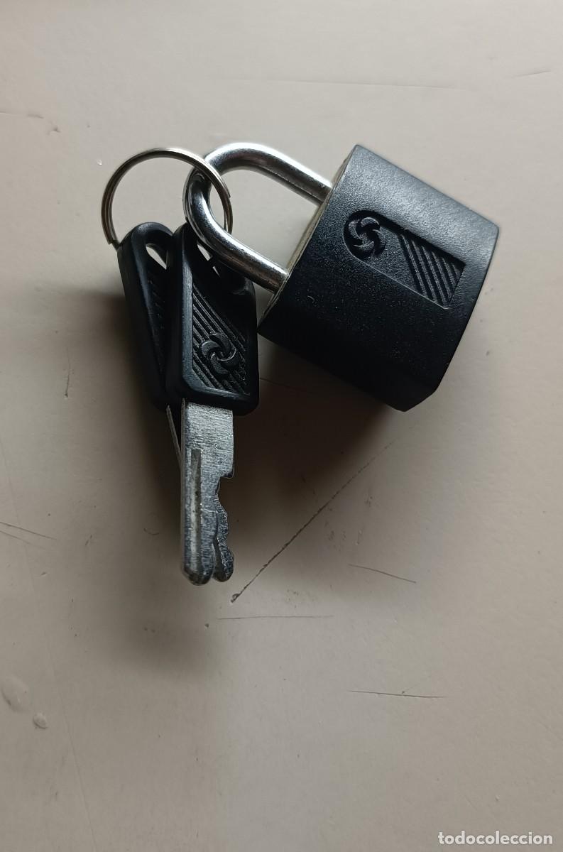 Antig&uuml;edades: Antiguo candado Samsonite con llaves - Foto 2