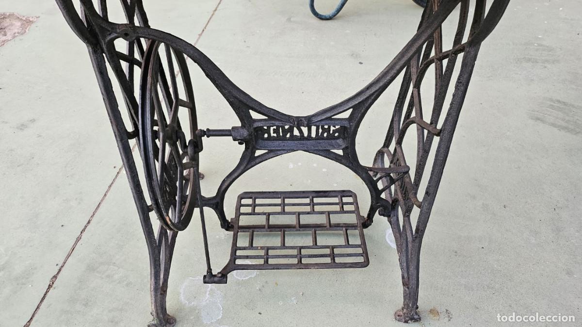 Antig&uuml;edades: maquina de coser antigua grizher - Foto 2