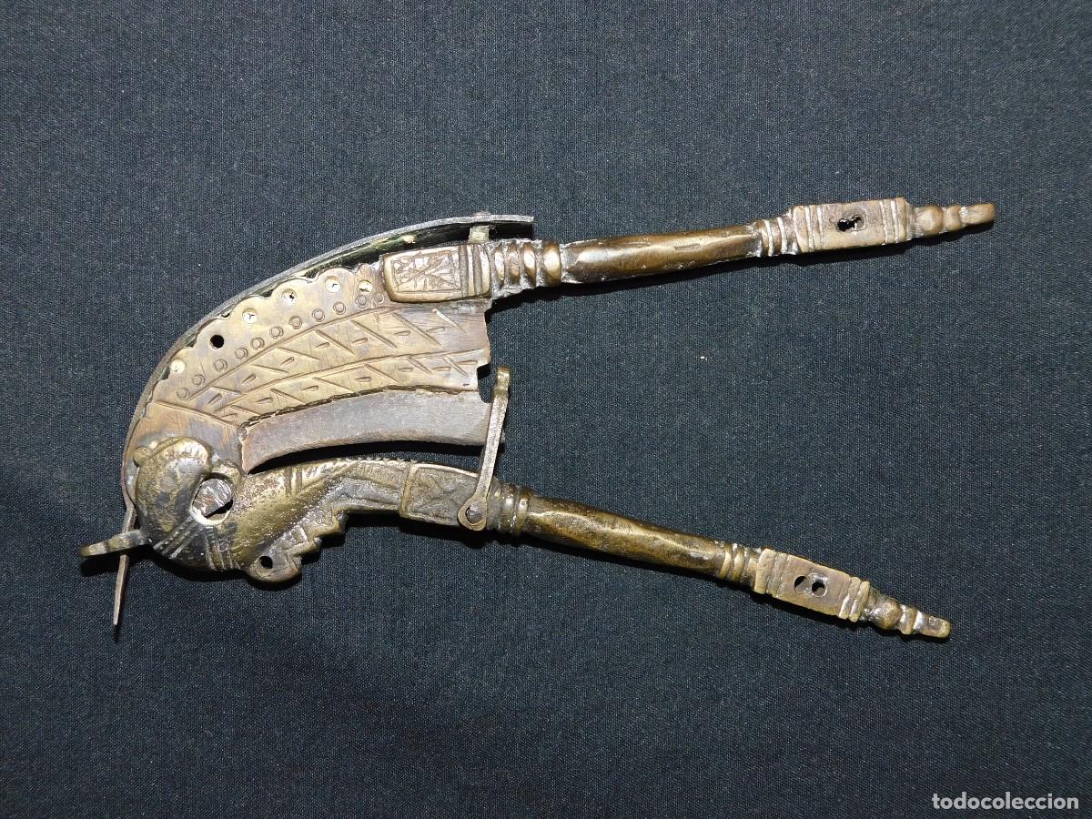 Antig&uuml;edades: LOTE DE CASCANUECES DE BRONCE - Foto 3