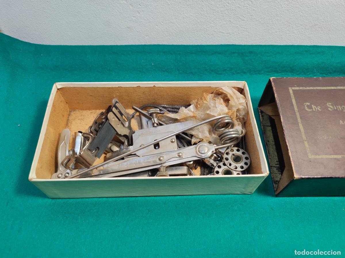 Antig&uuml;edades: 14 Accesorios SINGER 15 K C B - Foto 2