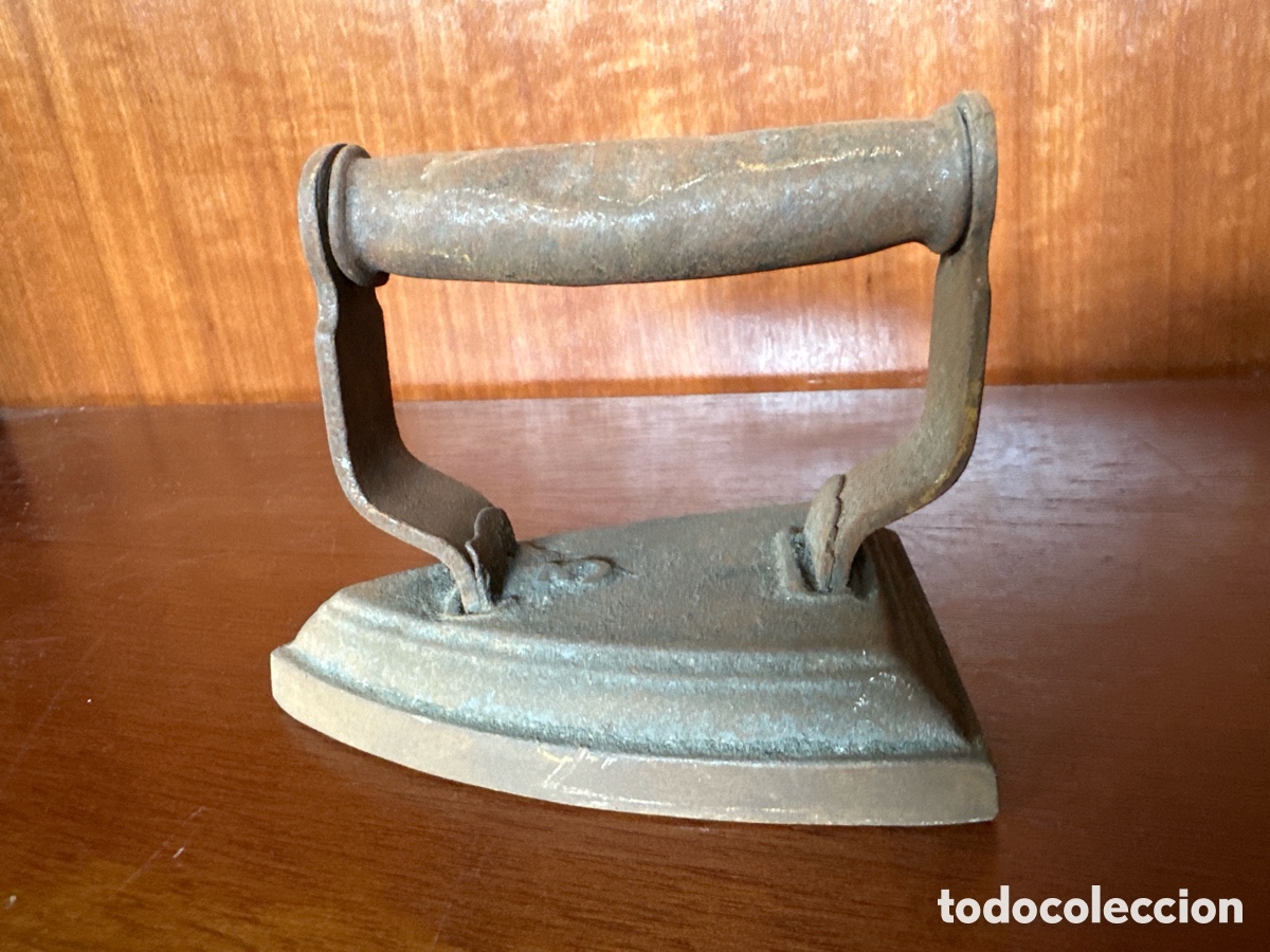 Antig&uuml;edades: PEQUE&Ntilde;A PLANCHA DE HIERRO N&deg; 3 - Foto 1