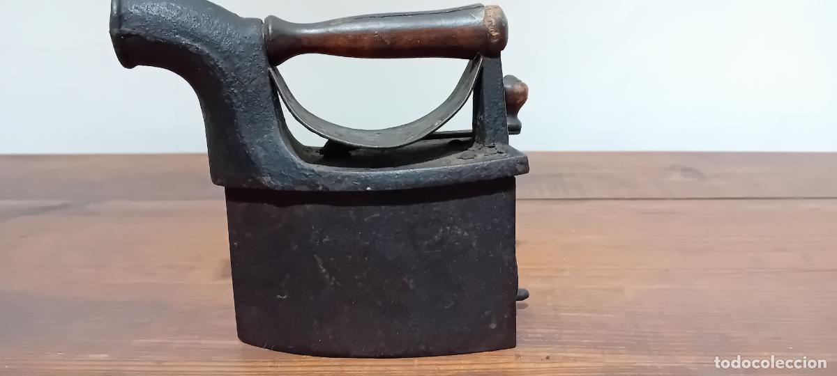 Antig&uuml;edades: PEQUE&Ntilde;A PLANCHA DE CARB&Oacute;N - Foto 3