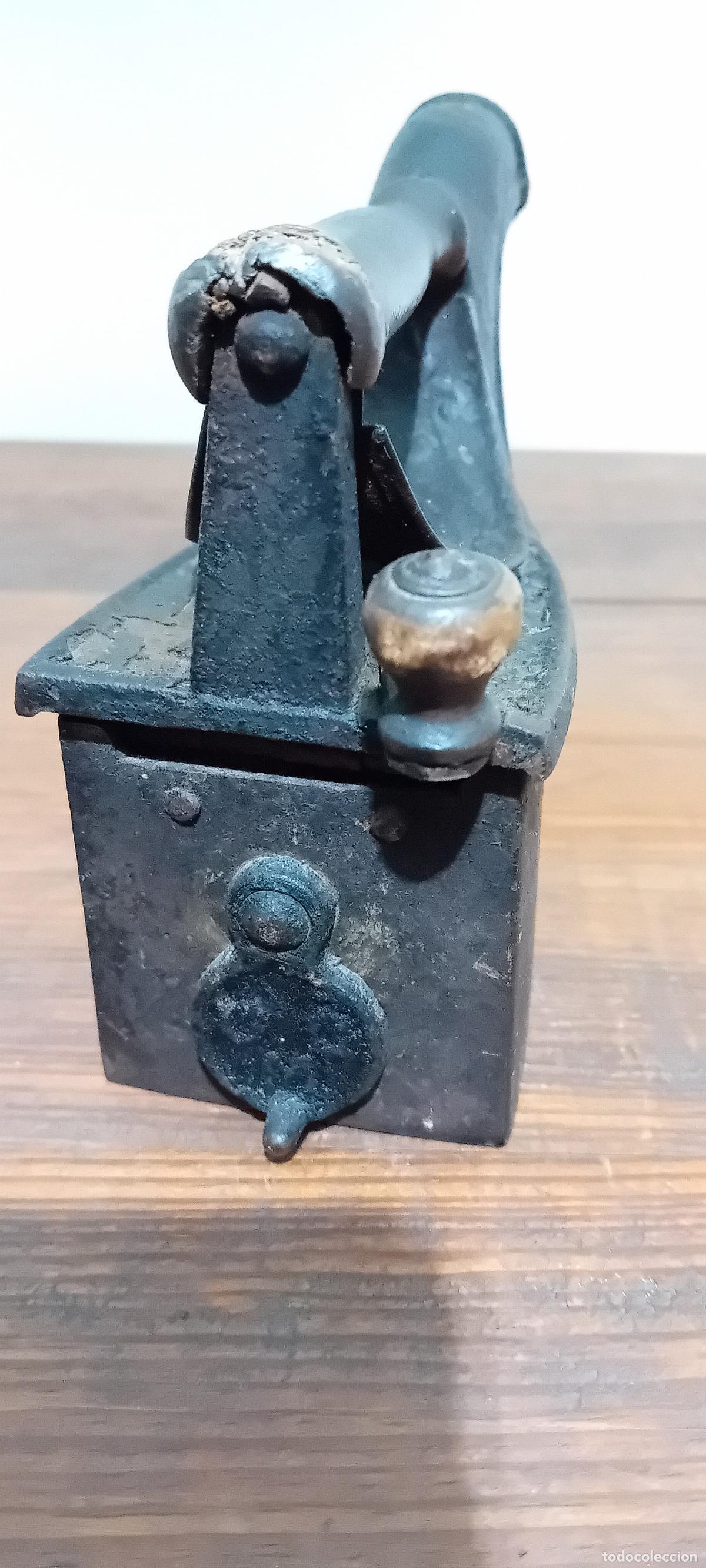 Antig&uuml;edades: PEQUE&Ntilde;A PLANCHA DE CARB&Oacute;N - Foto 12