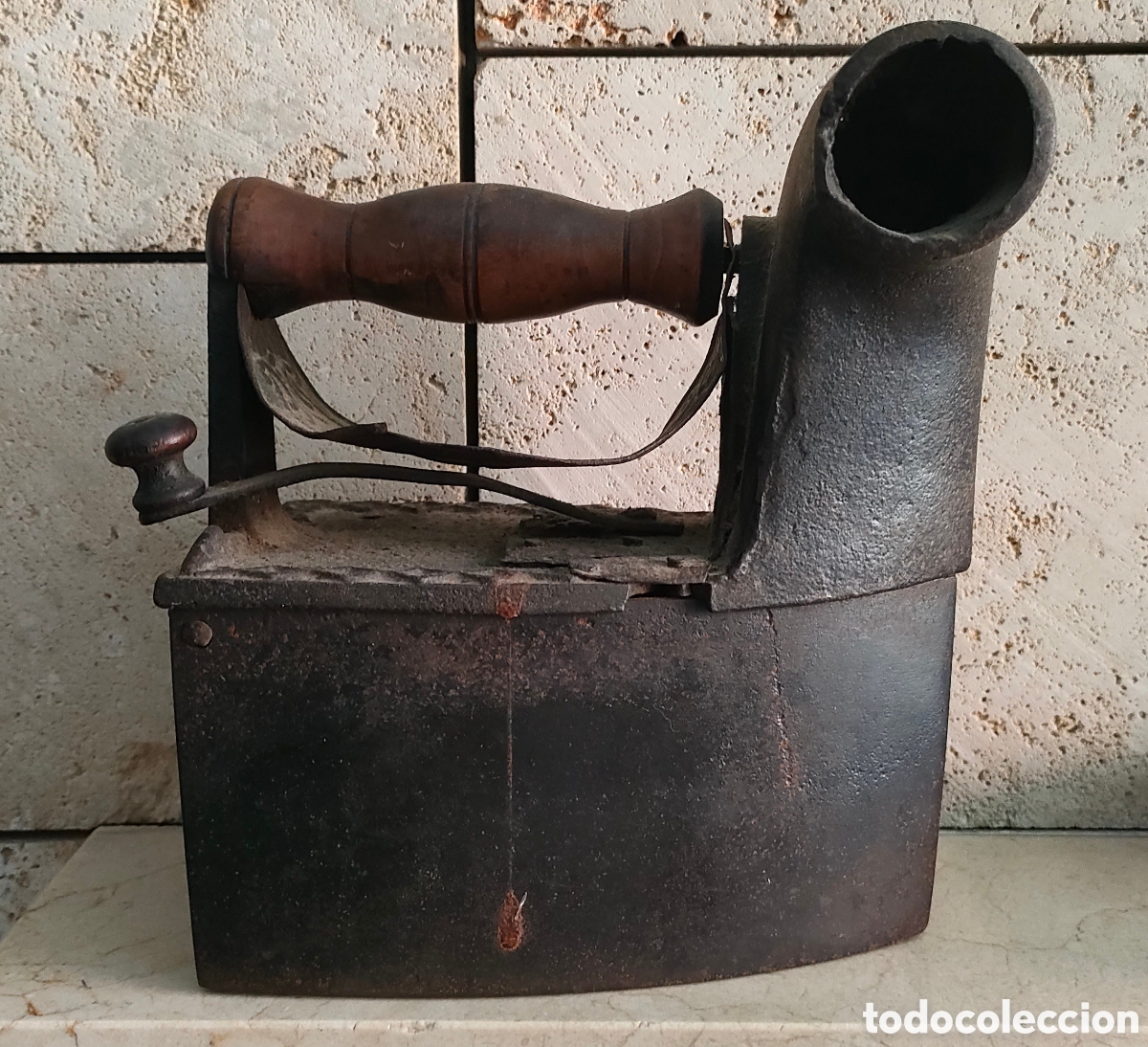Antig&uuml;edades: Plancha de hierro antigua - Foto 1