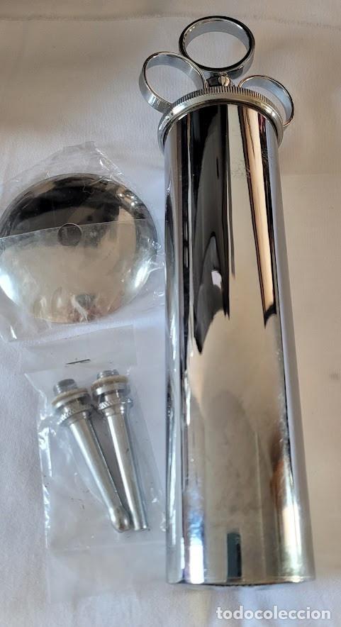 Antiguidades: Antiguo Irrigador Cromado de Acero Inox Objeto de Vitrina / M&eacute;dico 150 c.c.