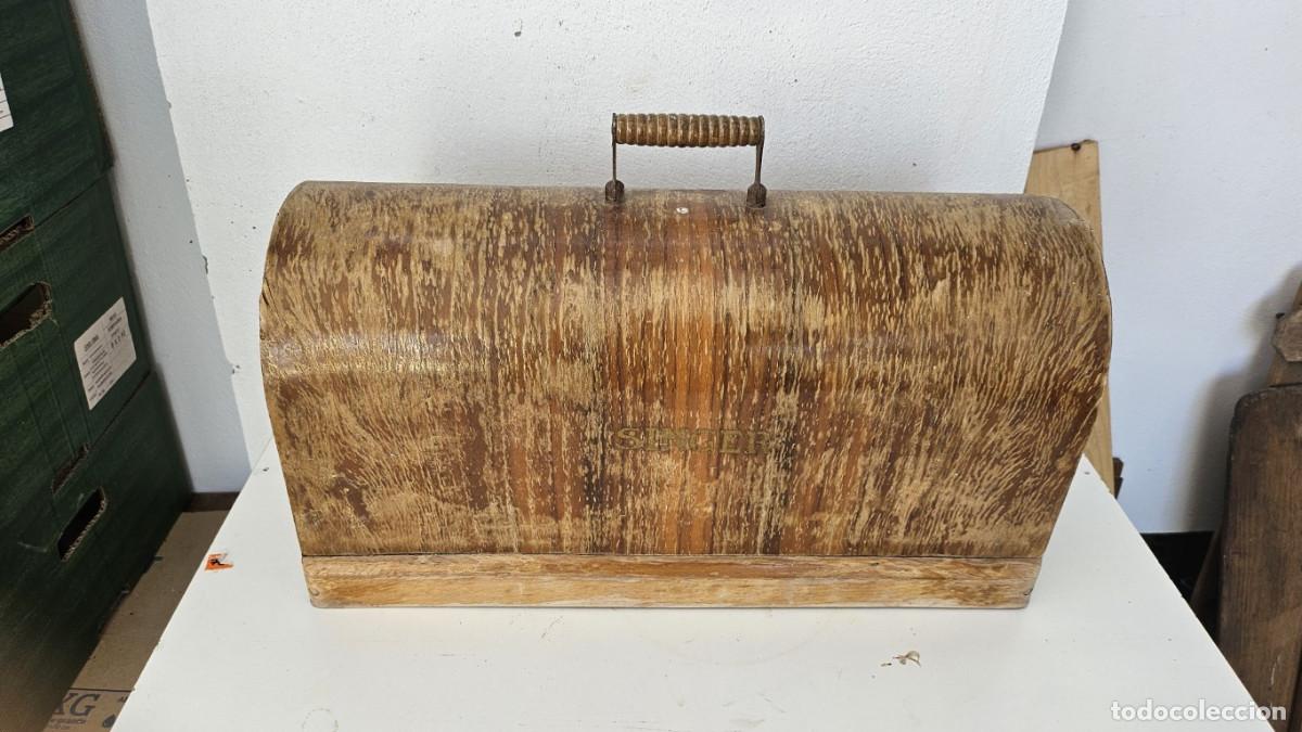 Antig&uuml;edades: tapa de maquina de coser simger - Foto 1