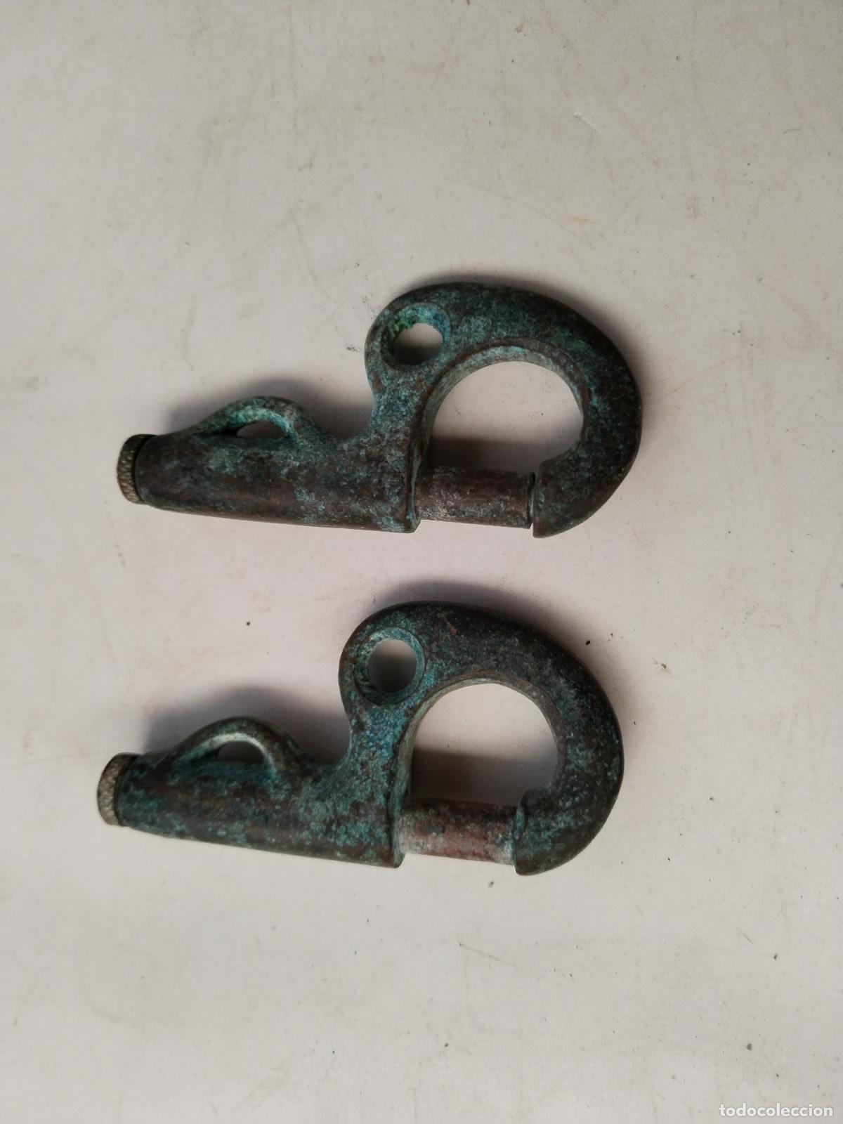 Antig&uuml;edades: 2 garruchos antiguos de bronce - c130 - Foto 3